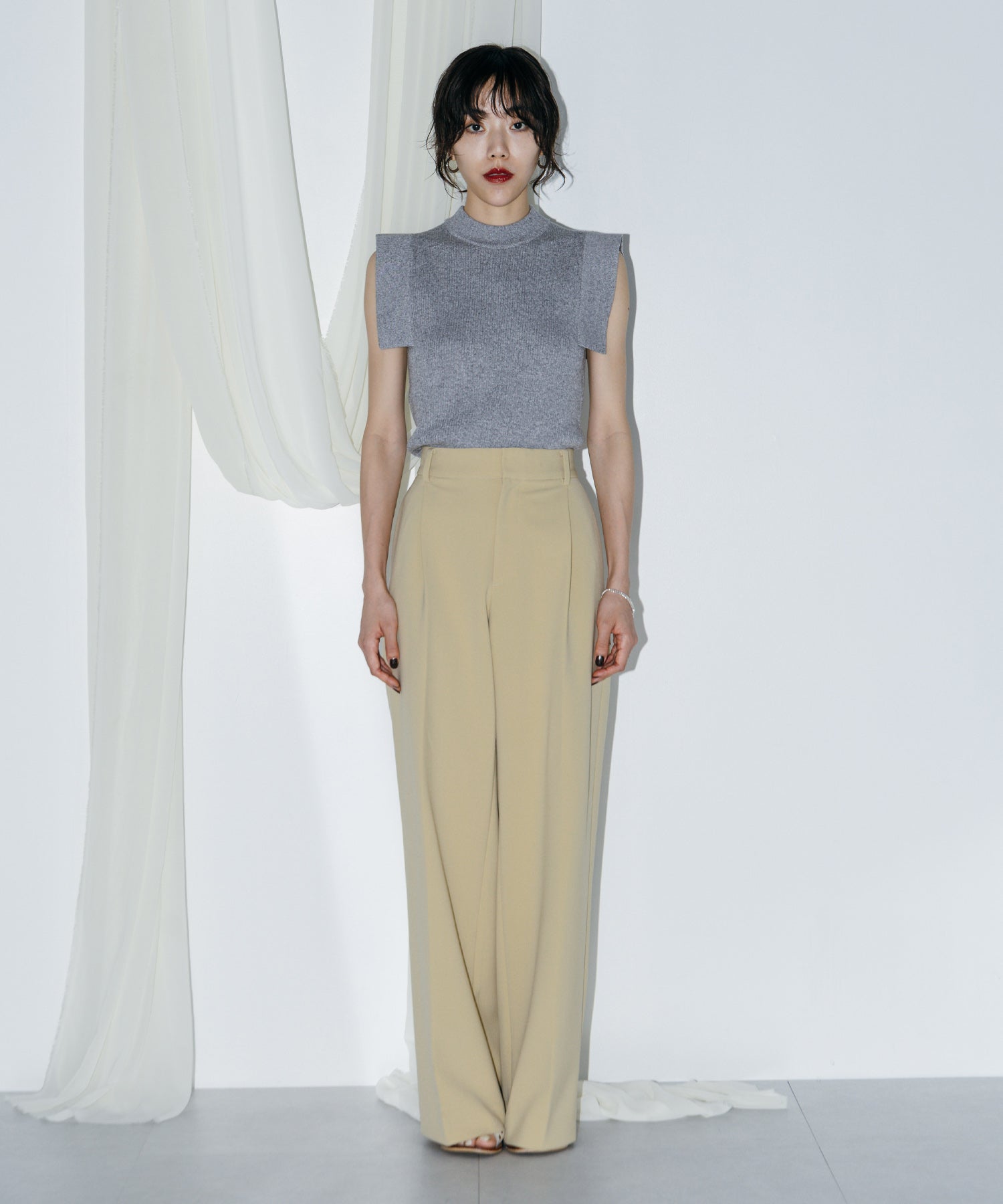 スクエアスリーブトップス