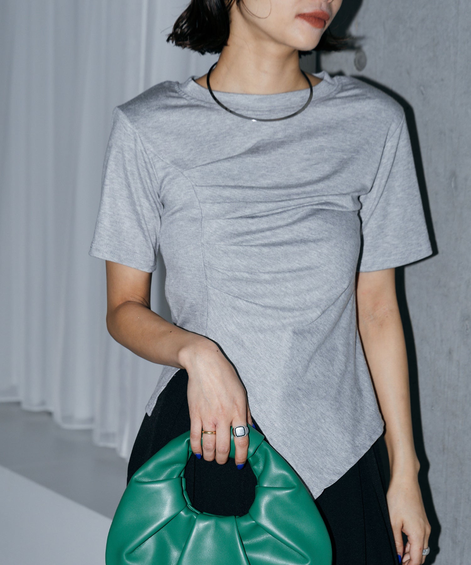 アシンメトリーギャザーTシャツ