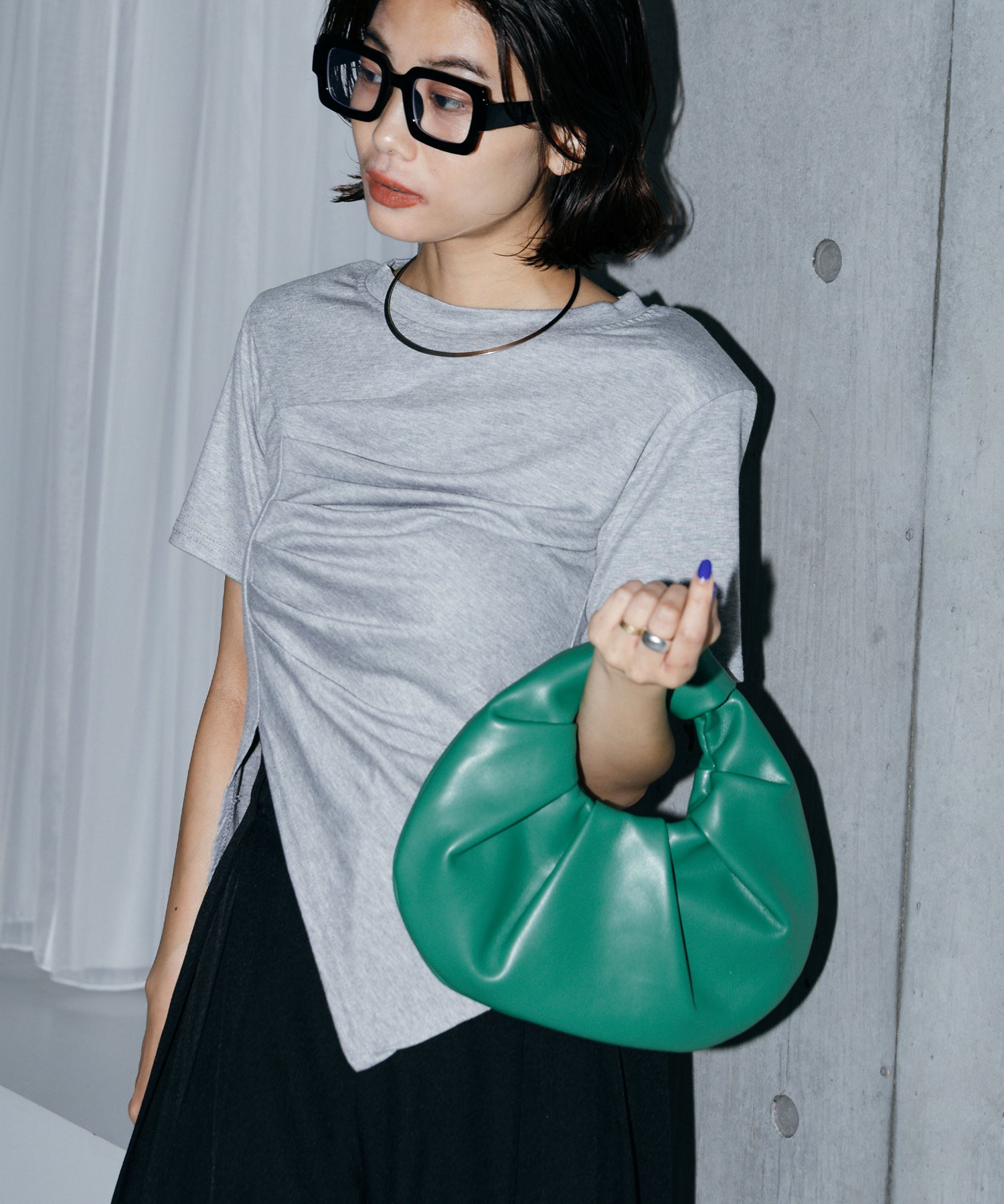 アシンメトリーギャザーTシャツ