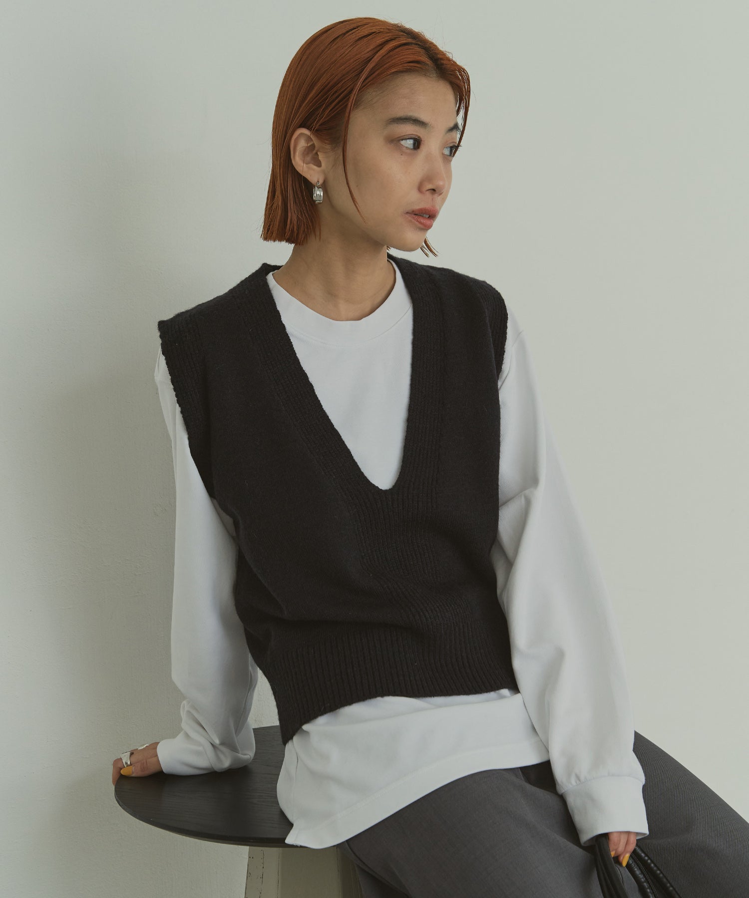深Vネックメルヘンニットベスト