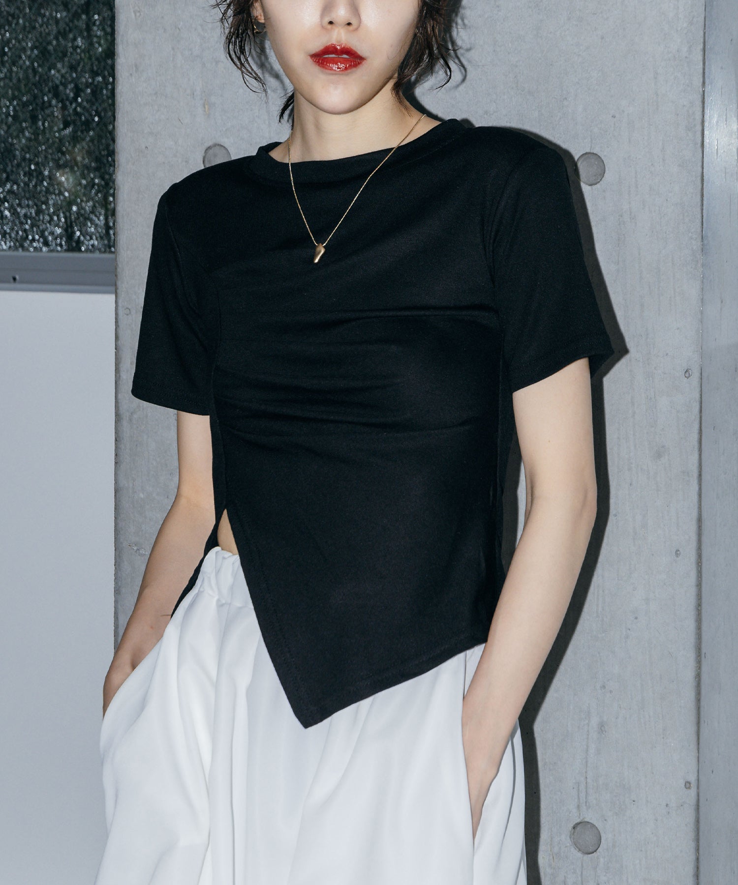 アシンメトリーギャザーTシャツ