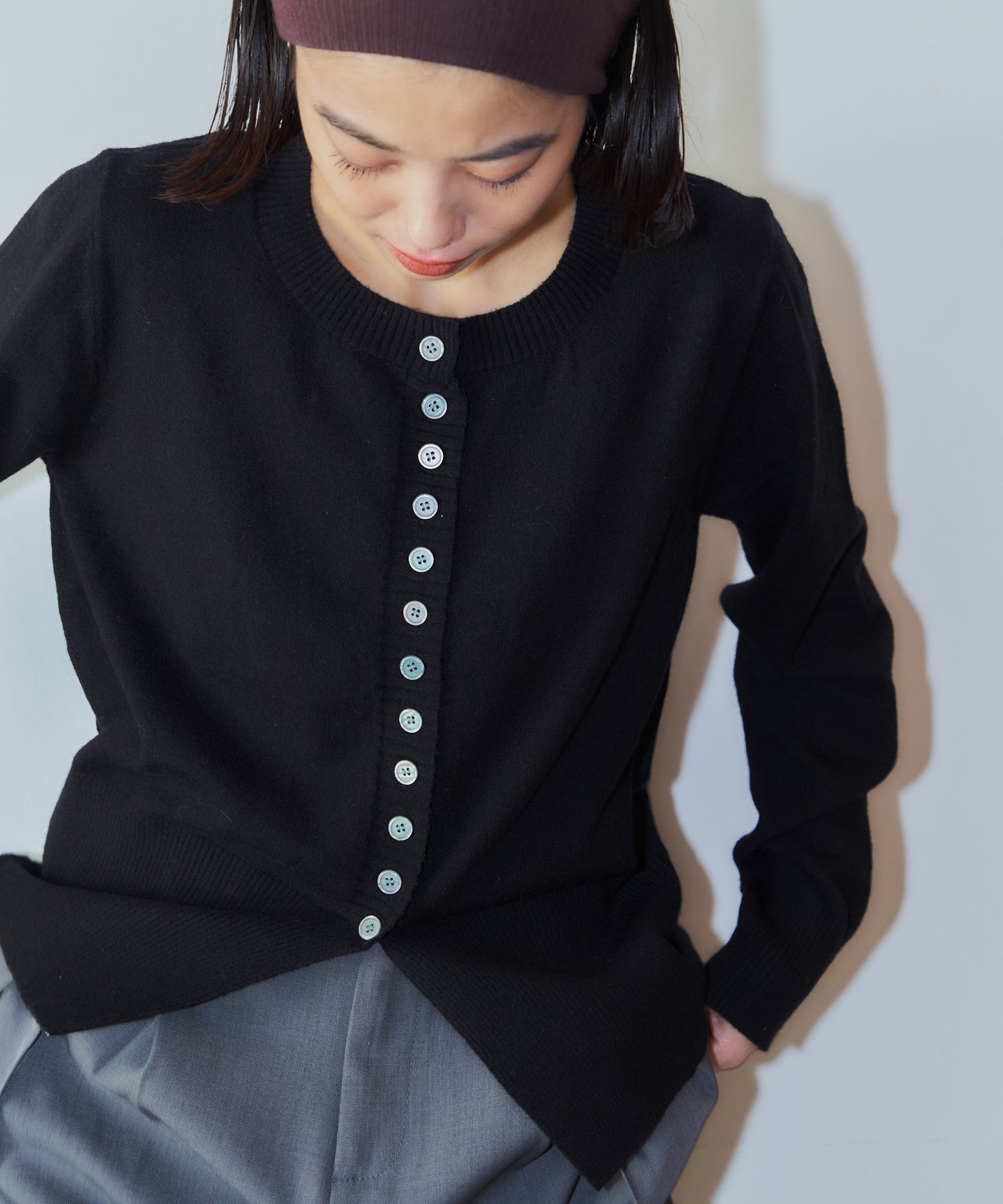 メニーボタンスリットカーデ