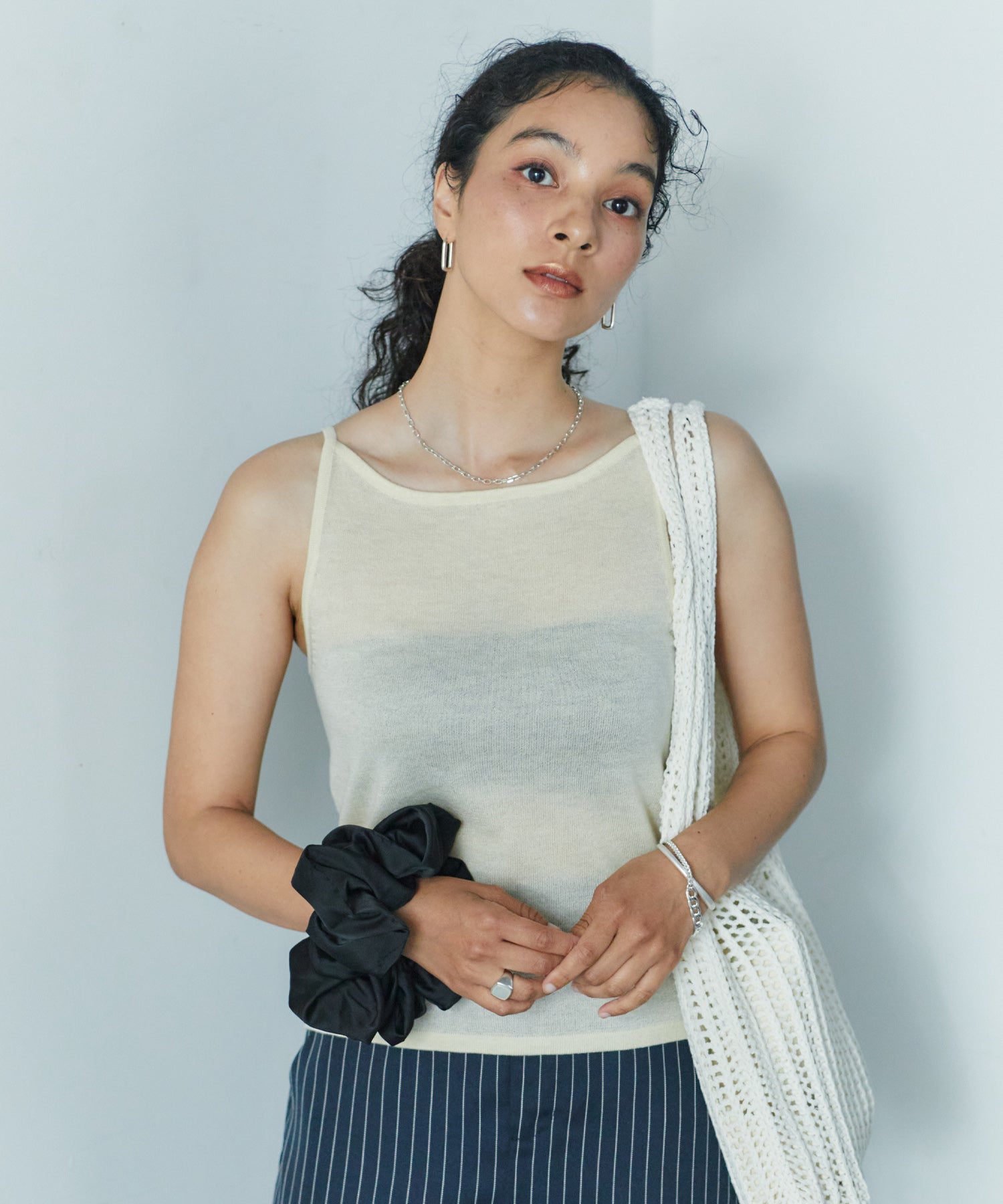 ホールドラウンドネックキャミ