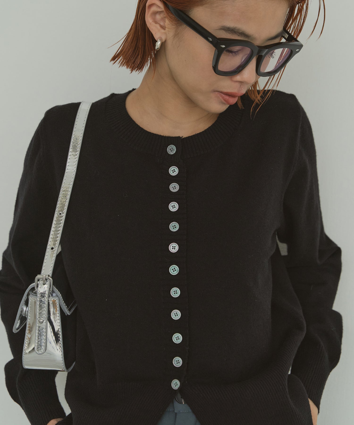 メニーボタンスリットカーデ