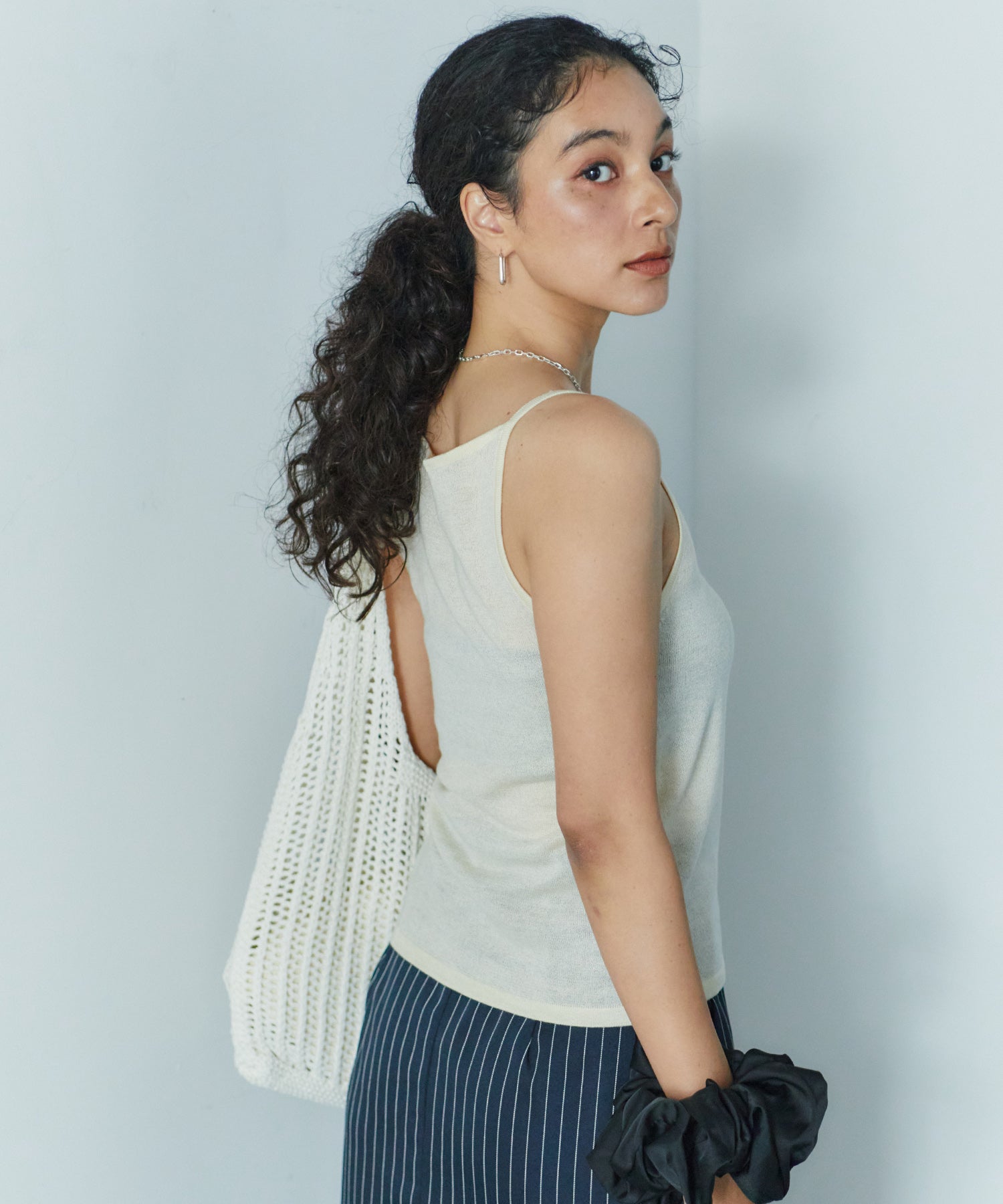 ホールドラウンドネックキャミ