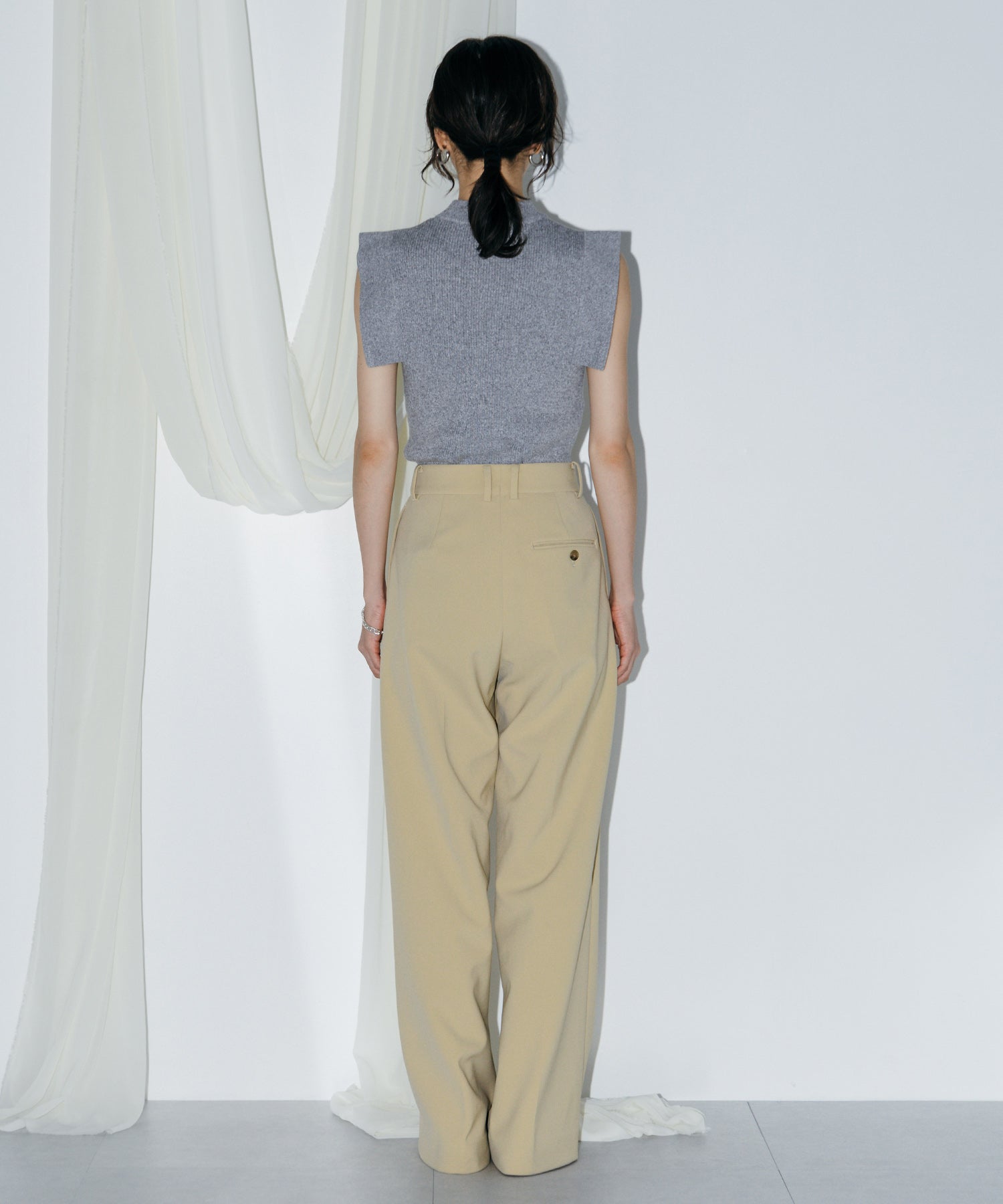 スクエアスリーブトップス