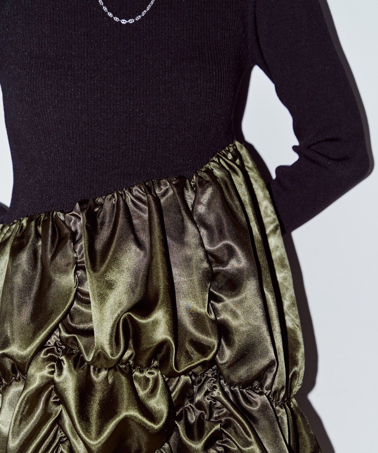 ダリアドッキングギャザーワンピース