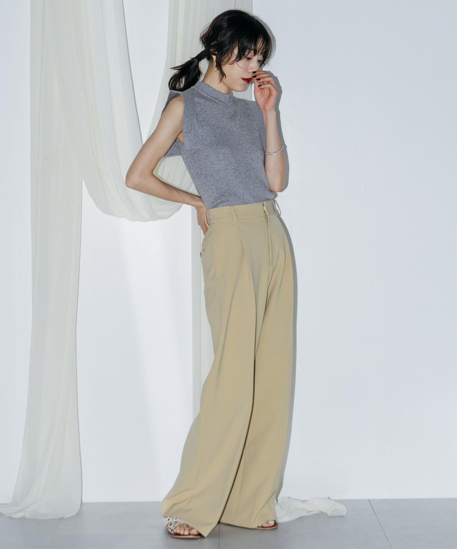 スクエアスリーブトップス