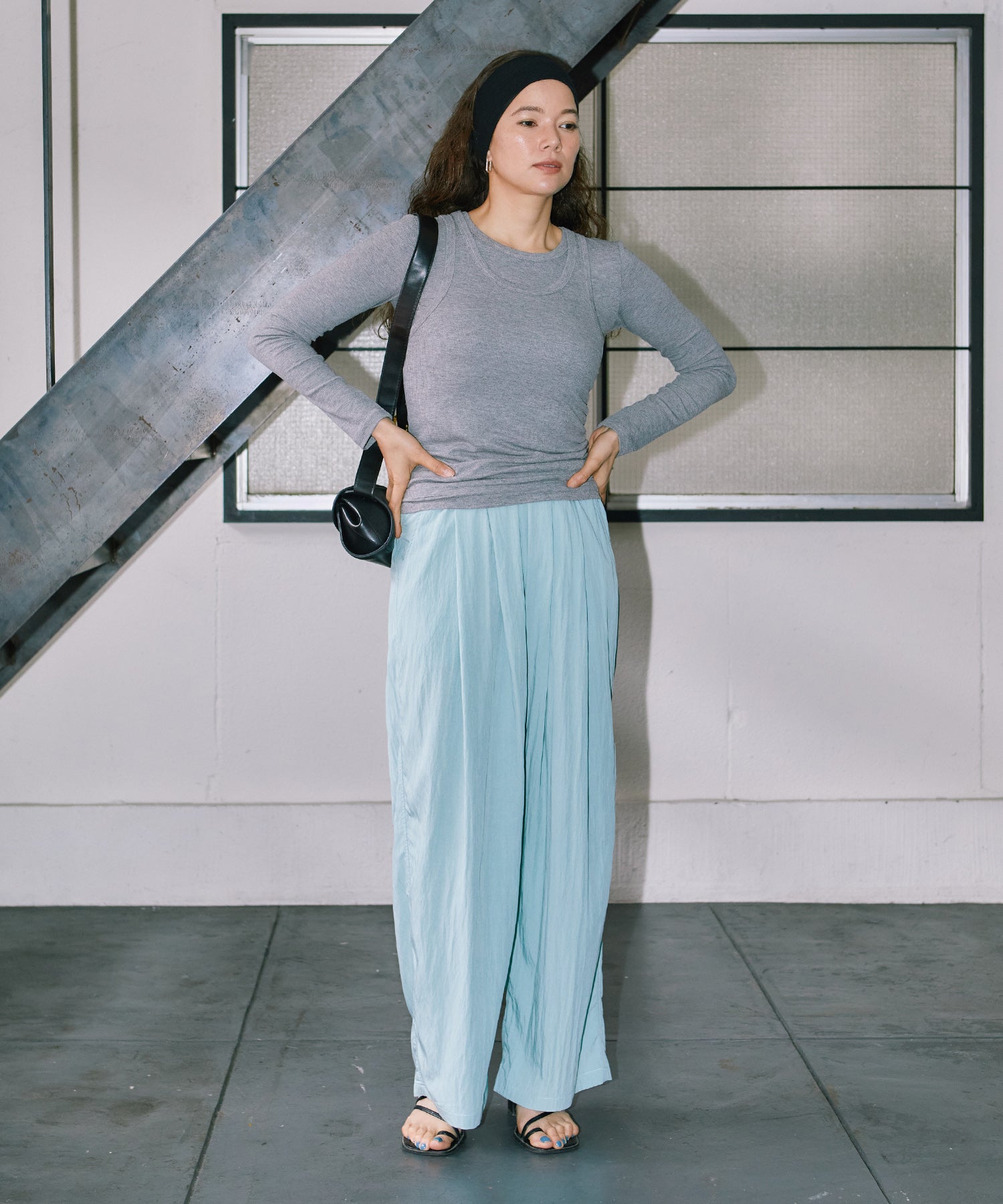 フロントタックワイドパンツ