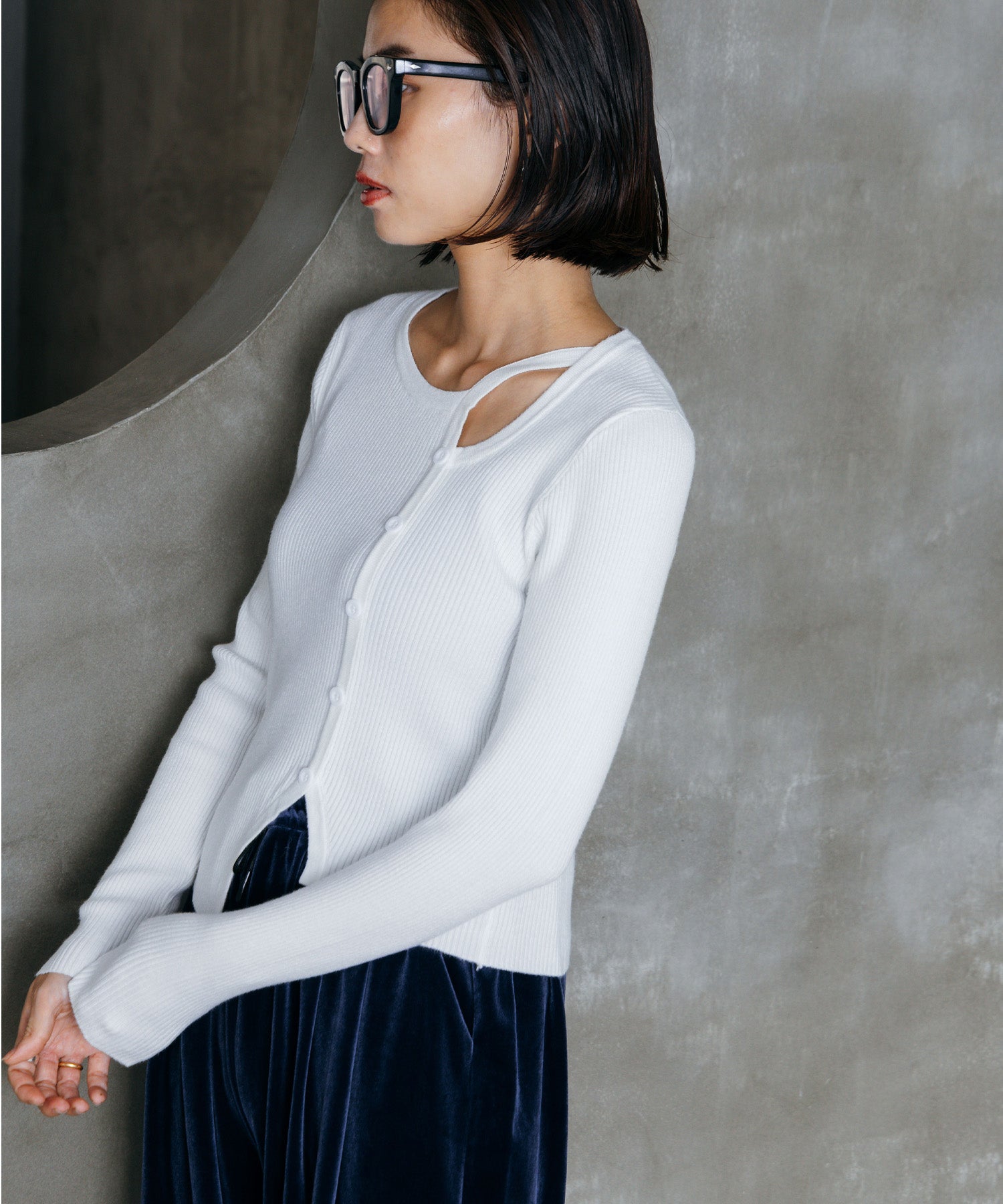 アシンメトリーデザインニット