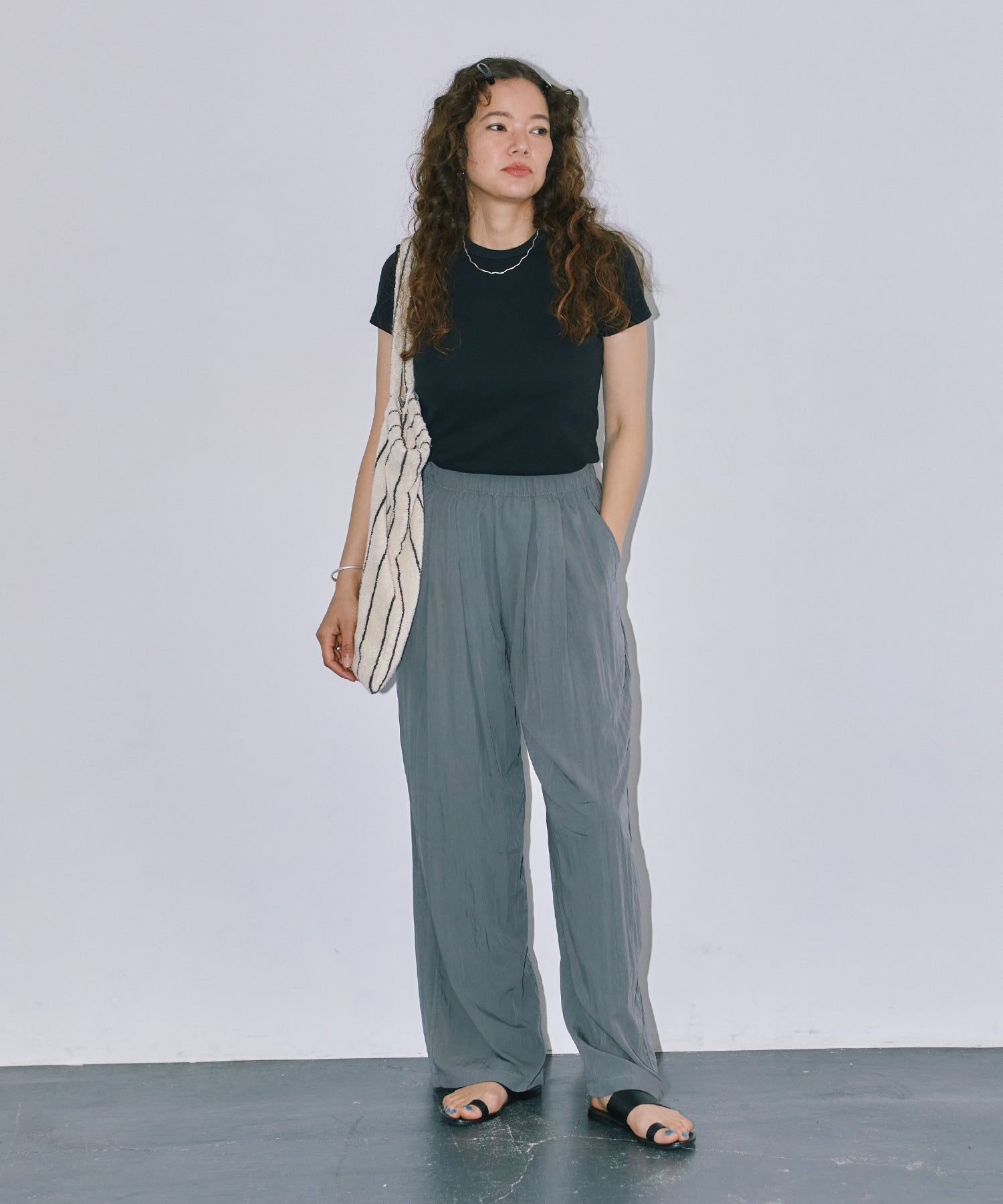 フロントタックワイドパンツ