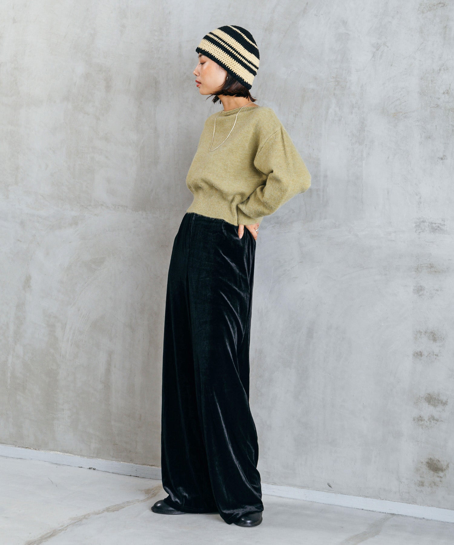 ベロアストレートパンツ