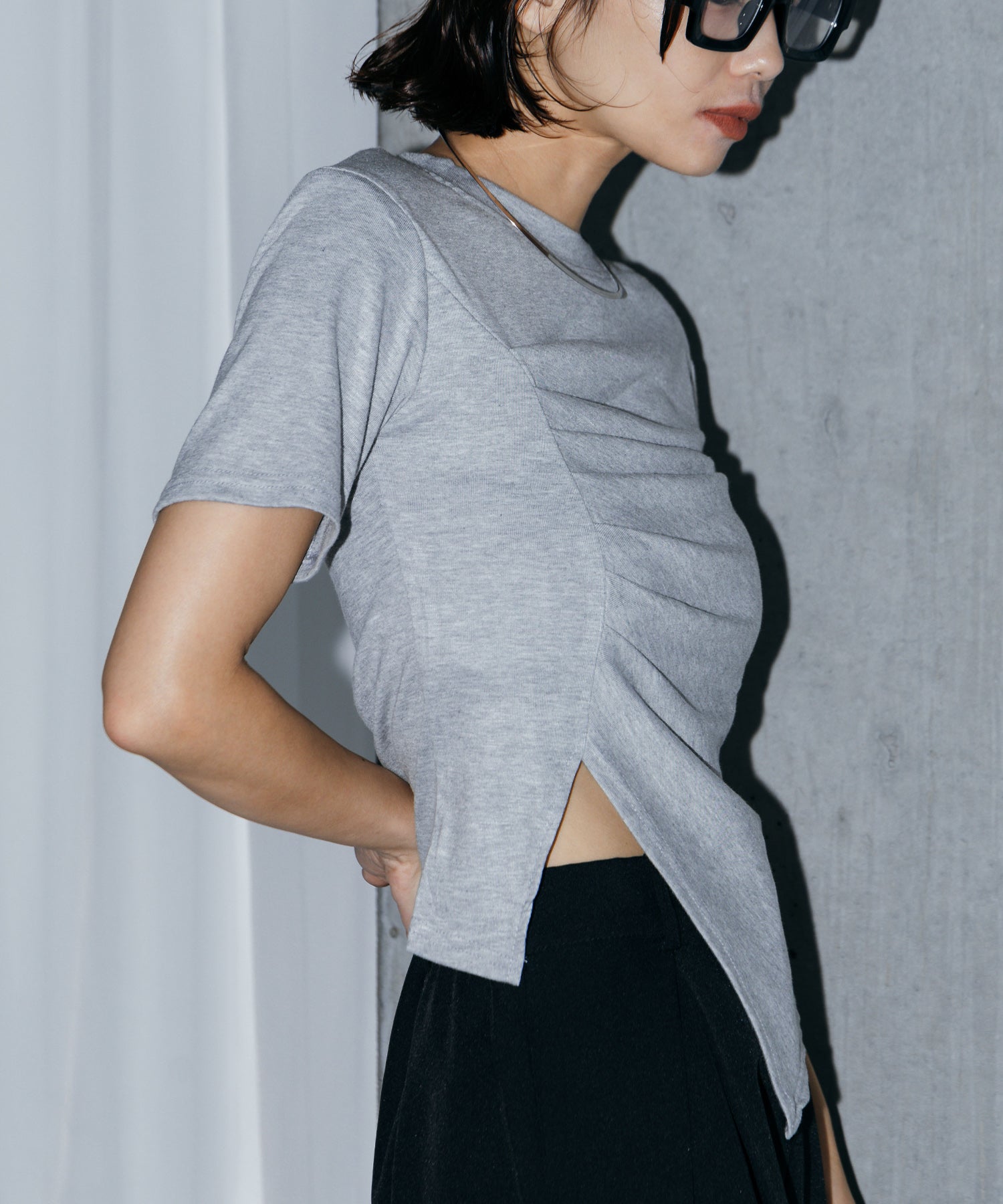 アシンメトリーギャザーTシャツ