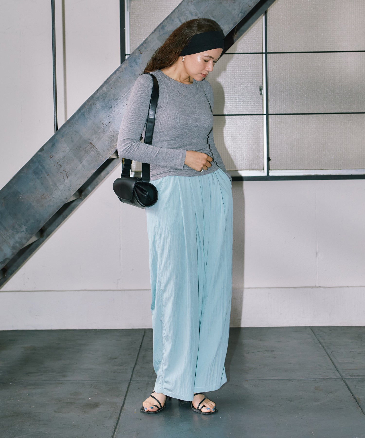 フロントタックワイドパンツ