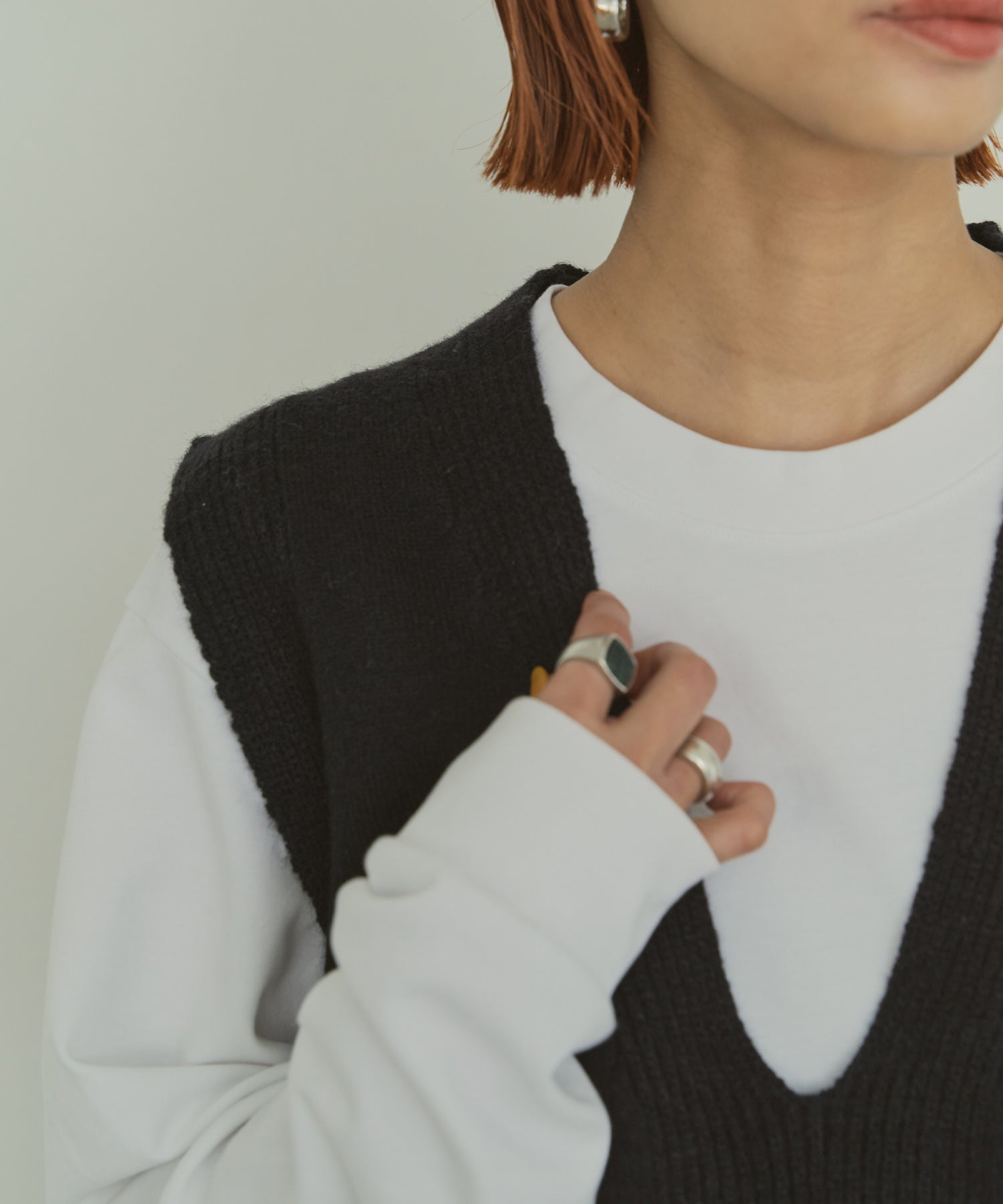 深Vネックメルヘンニットベスト