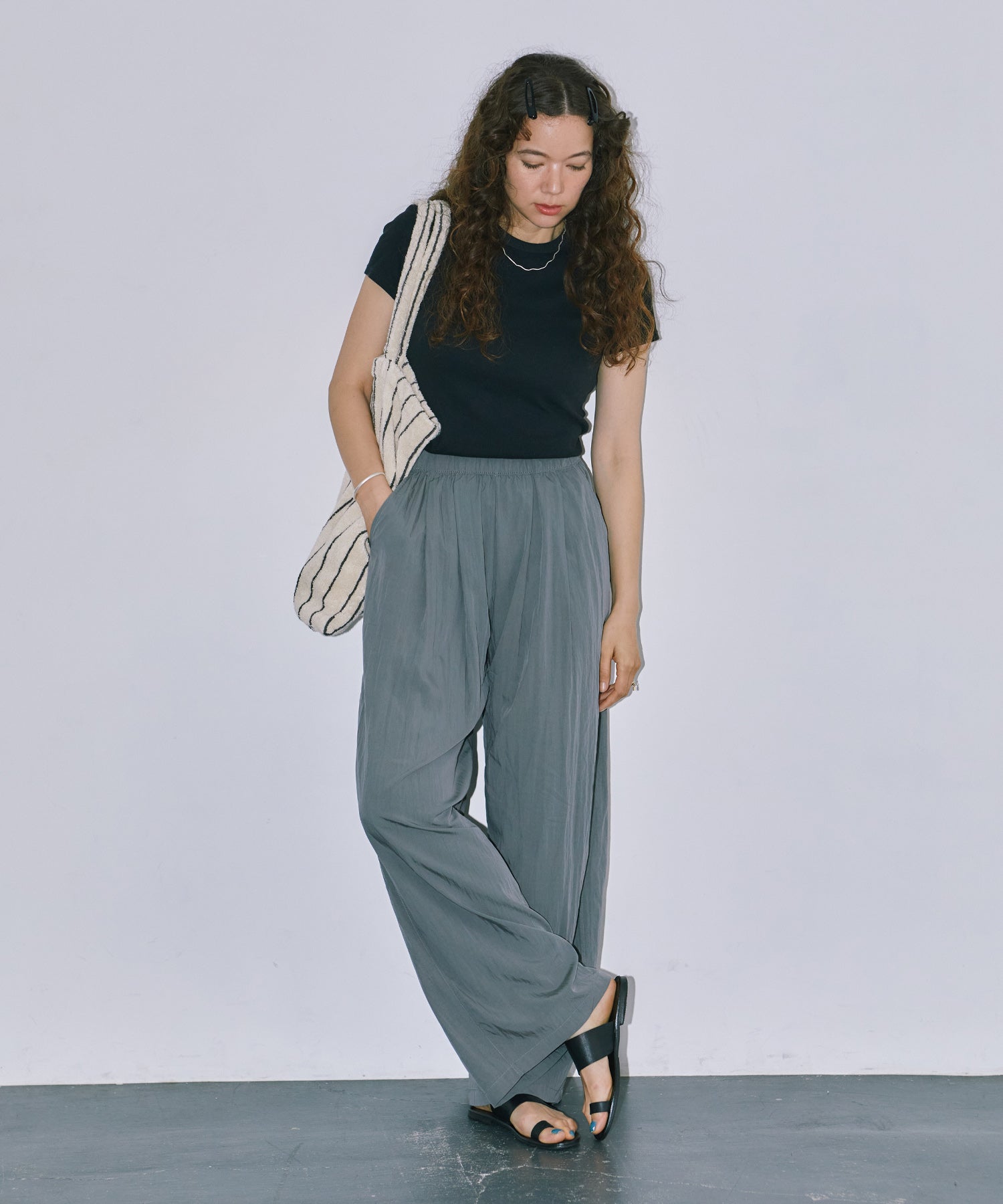 フロントタックワイドパンツ