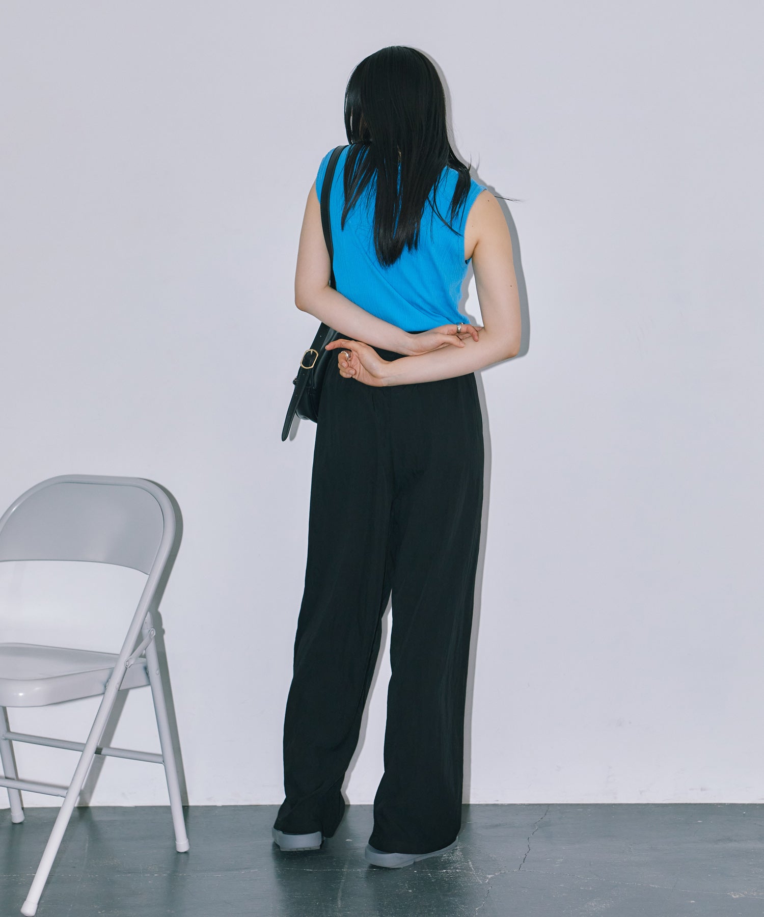 フロントタックワイドパンツ