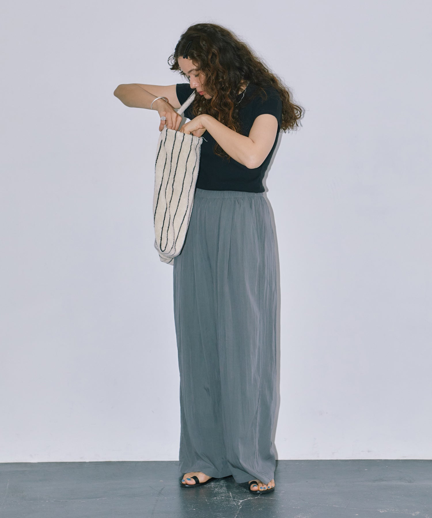 フロントタックワイドパンツ