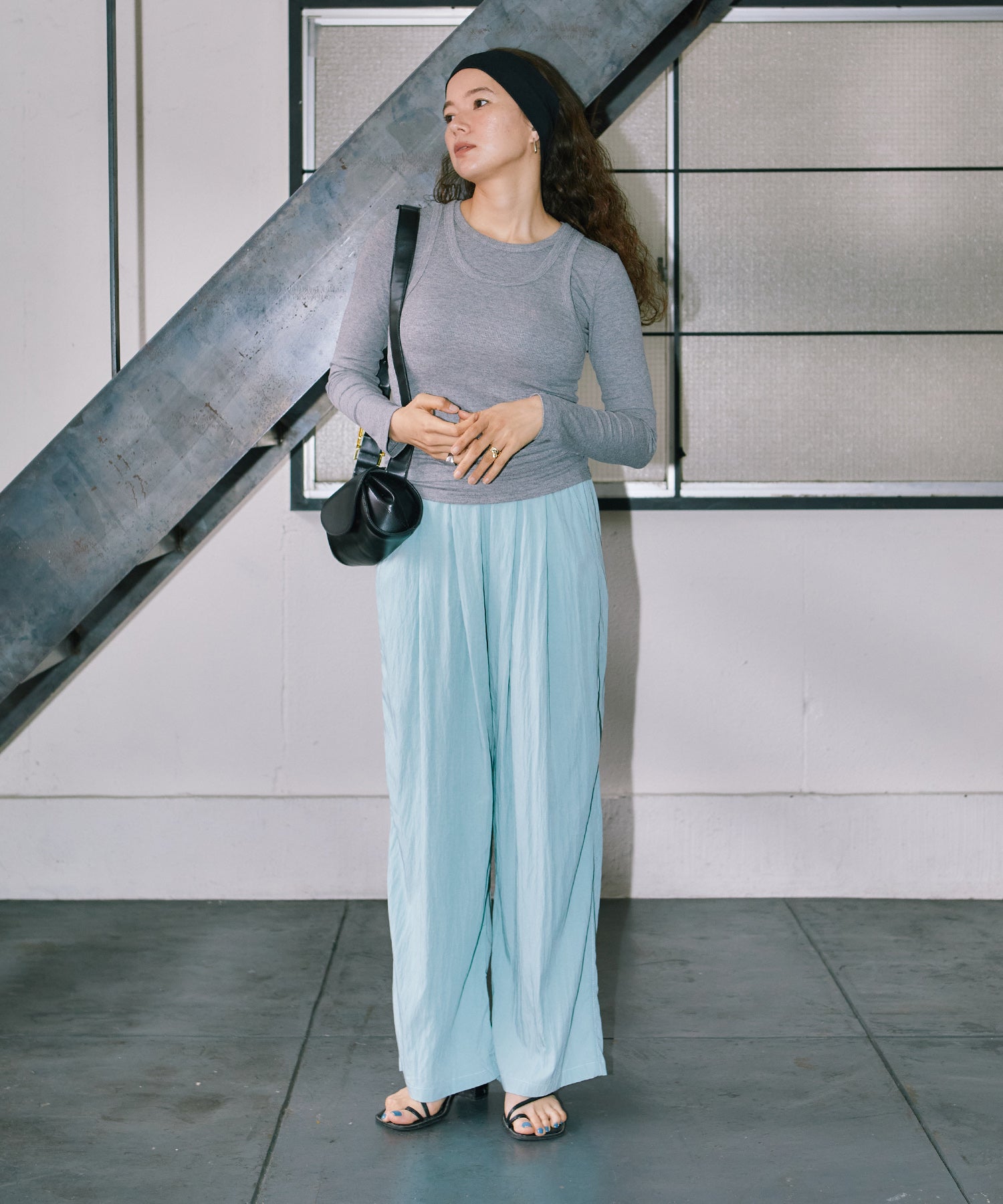 フロントタックワイドパンツ