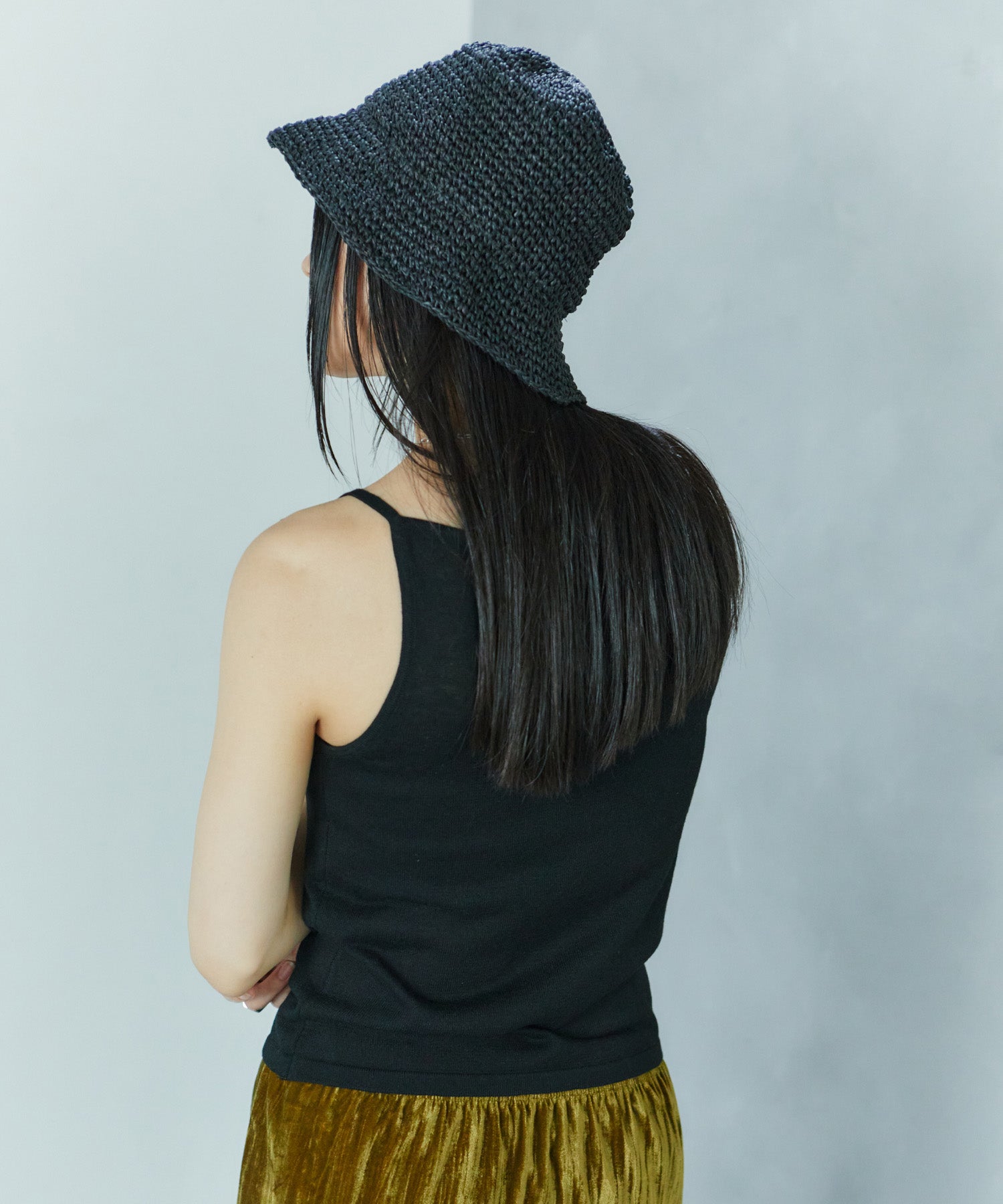 ホールドラウンドネックキャミ