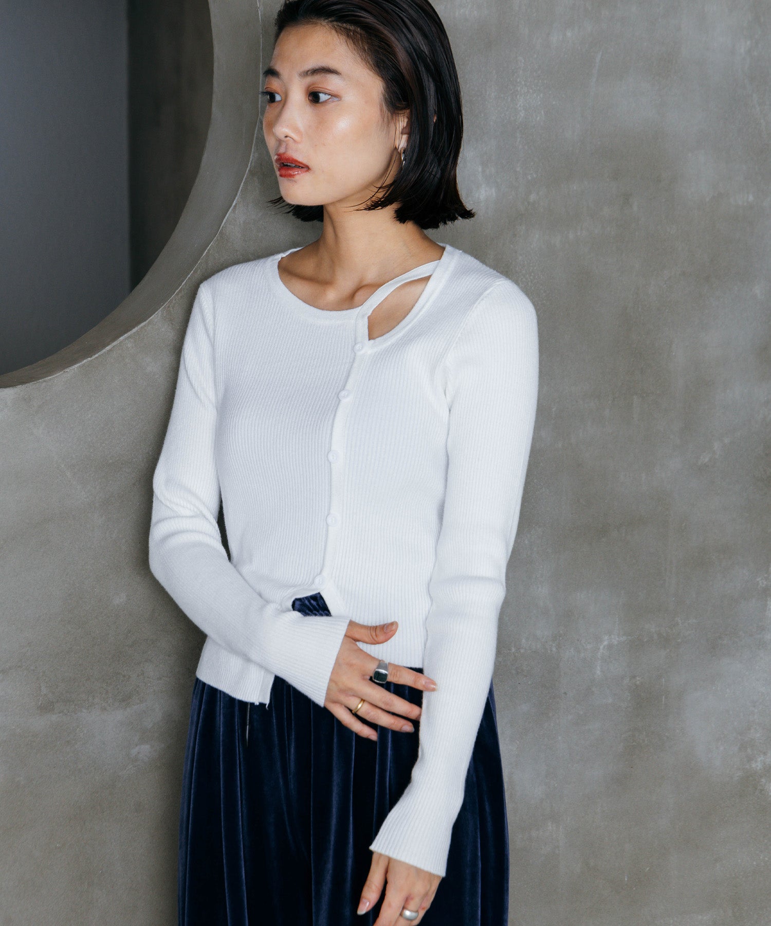 アシンメトリーデザインニット