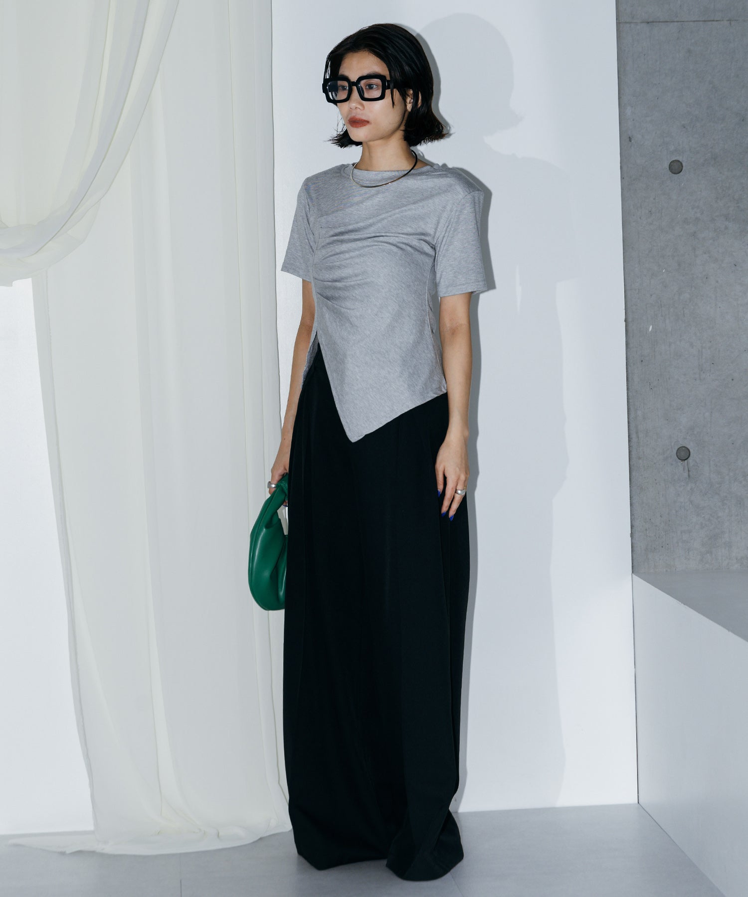 アシンメトリーギャザーTシャツ