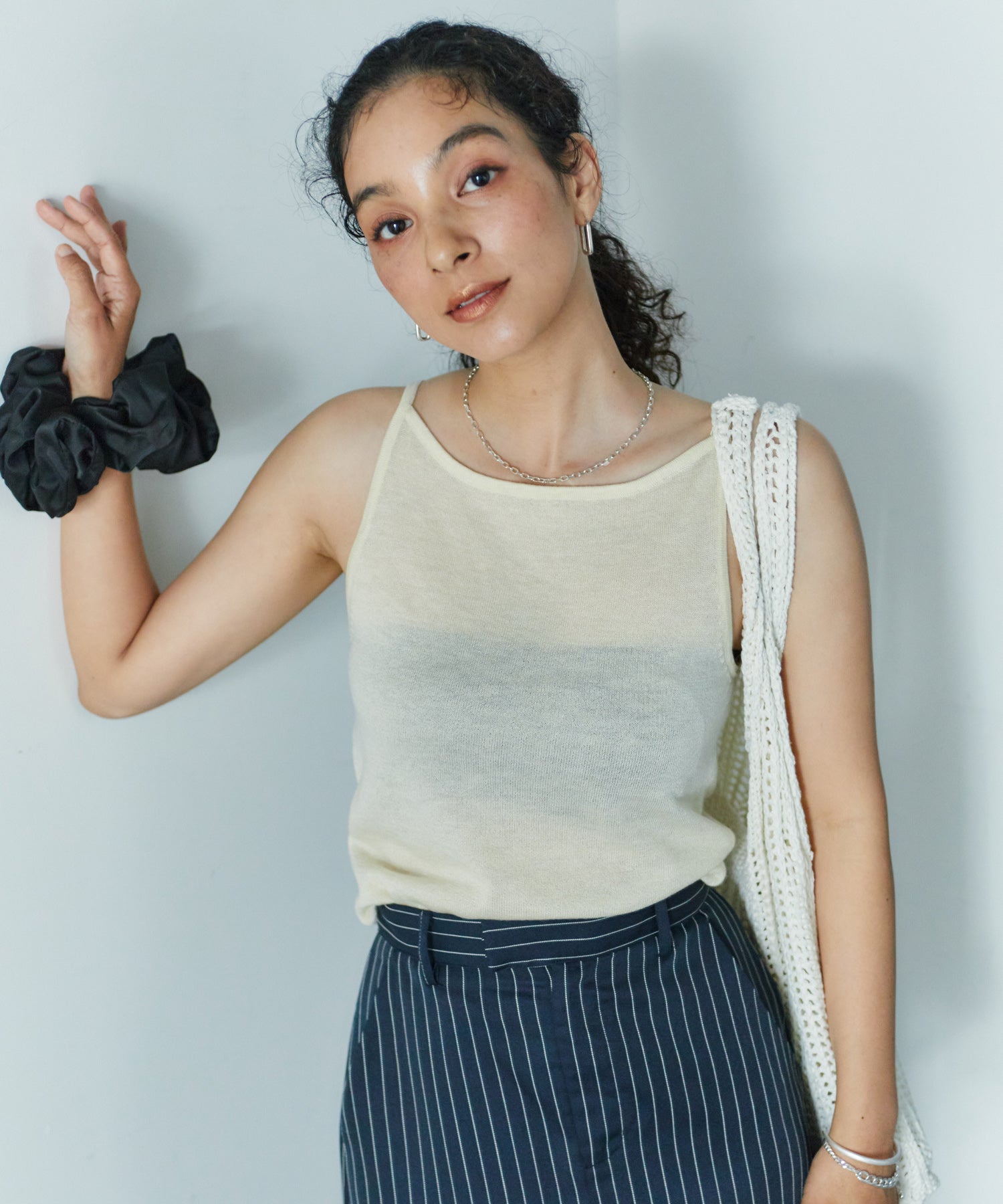 ホールドラウンドネックキャミ