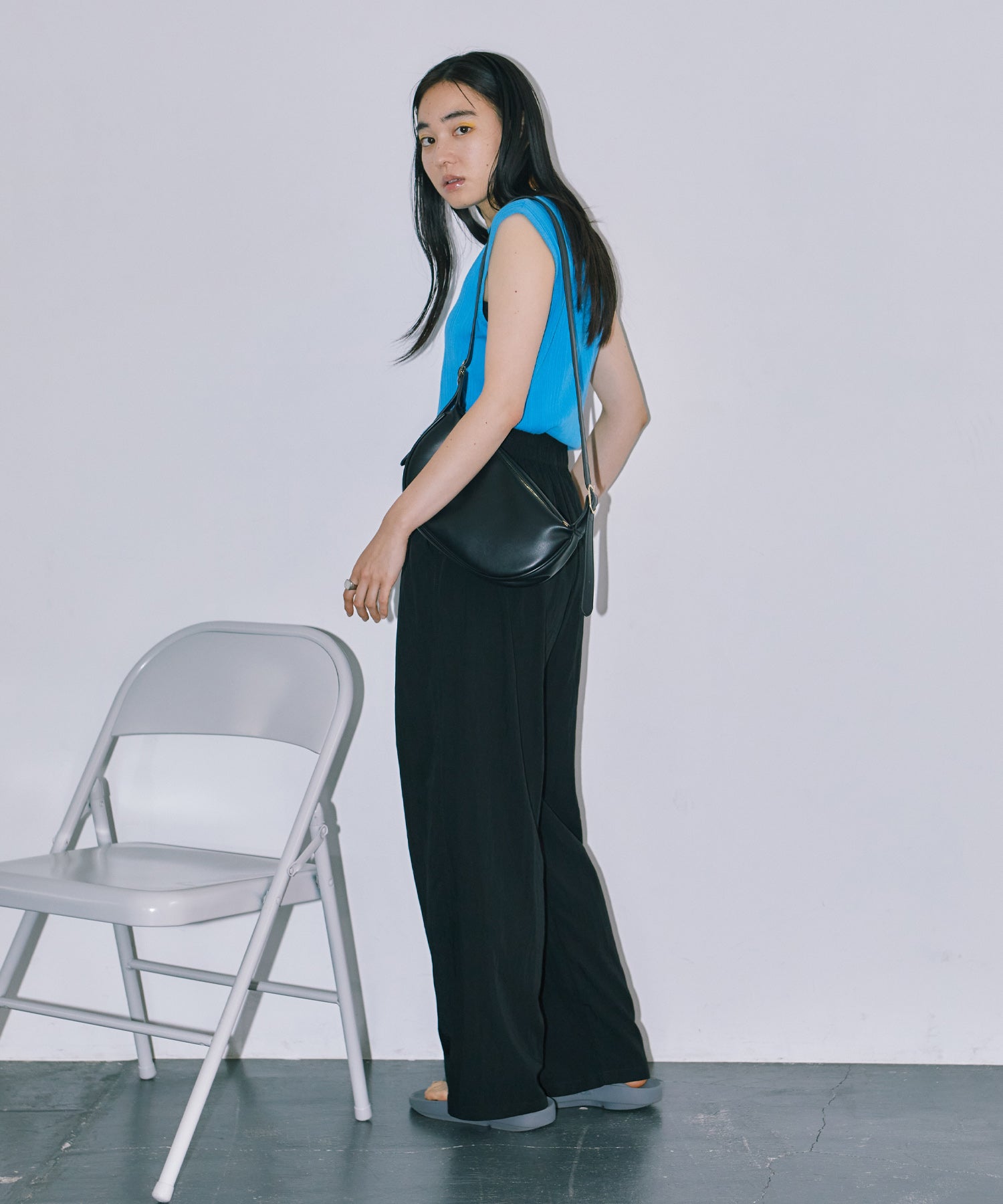 フロントタックワイドパンツ