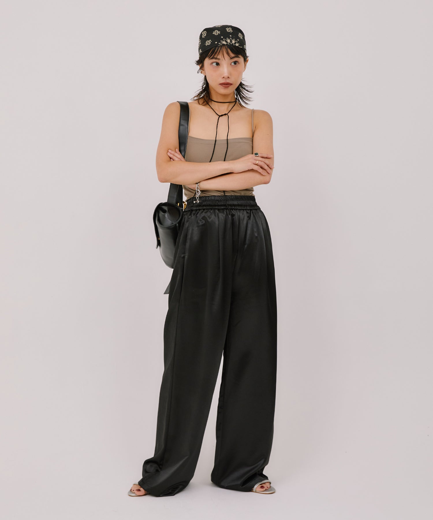 ラスターサテンストレートパンツ