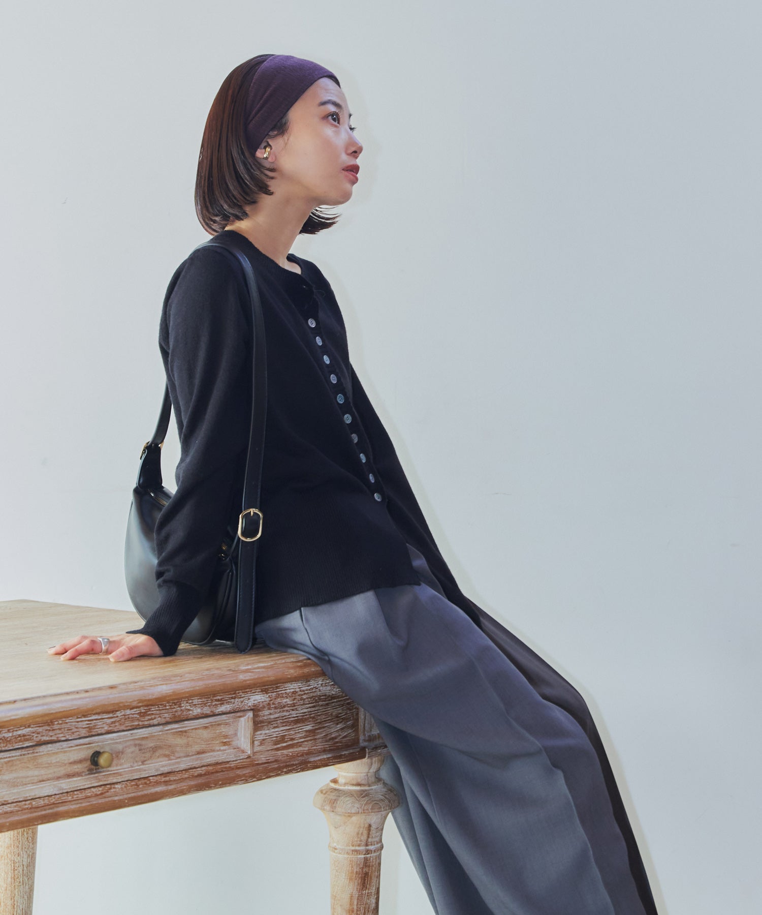 メニーボタンスリットカーデ