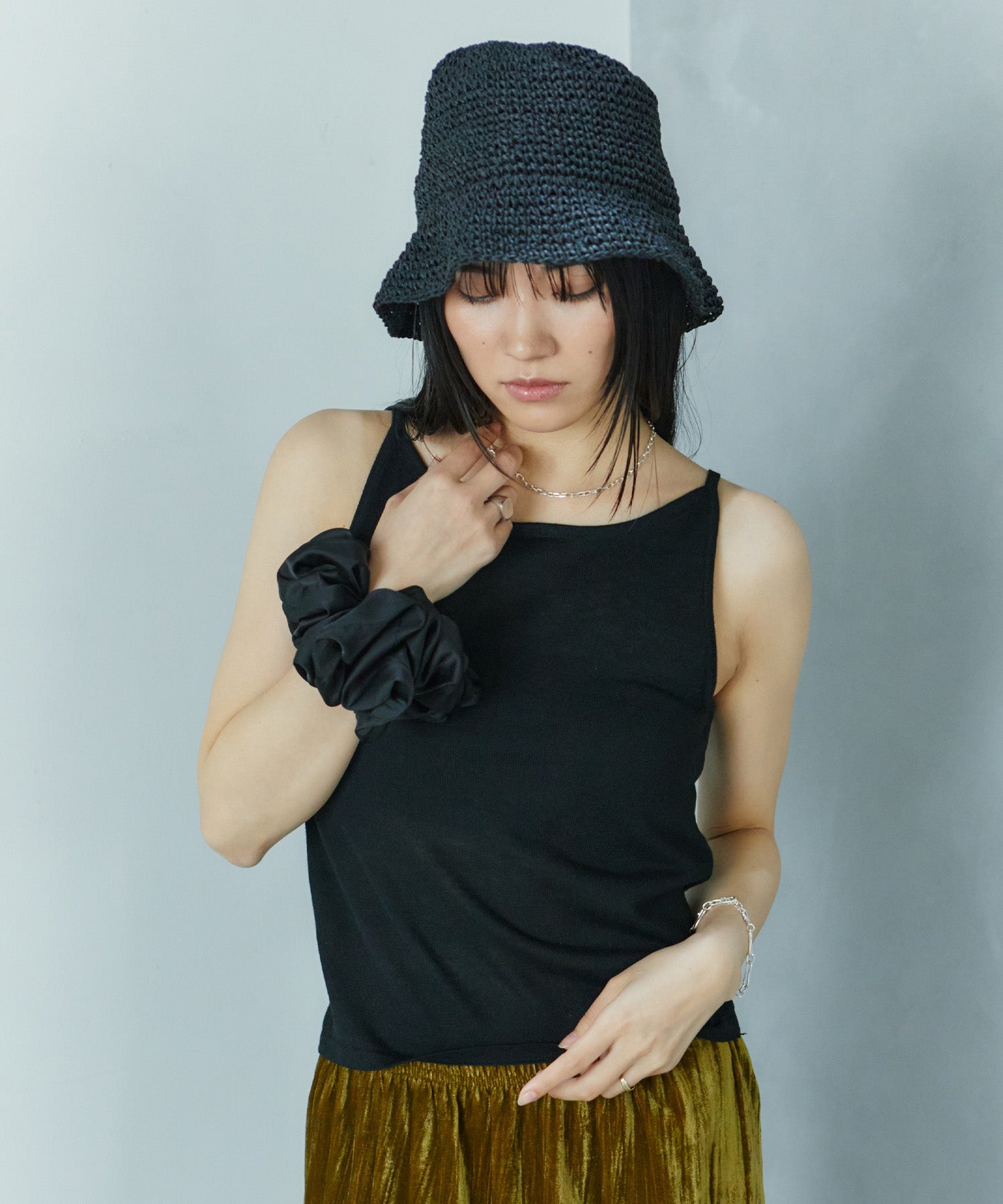 ホールドラウンドネックキャミ