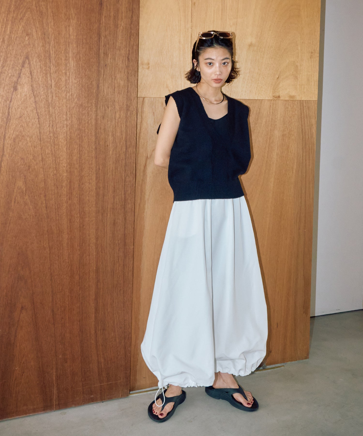 深Vネックメルヘンニットベスト