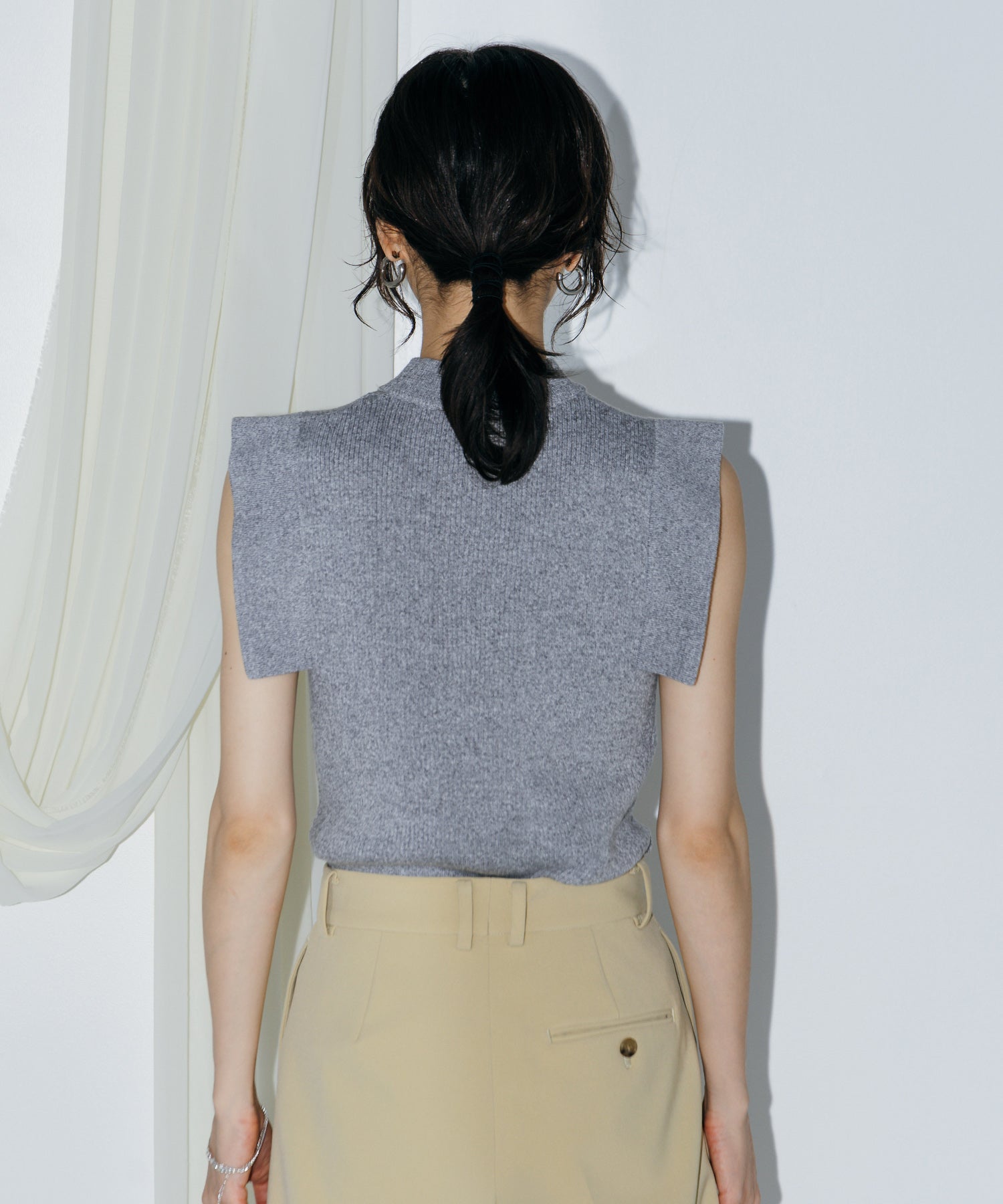 スクエアスリーブトップス