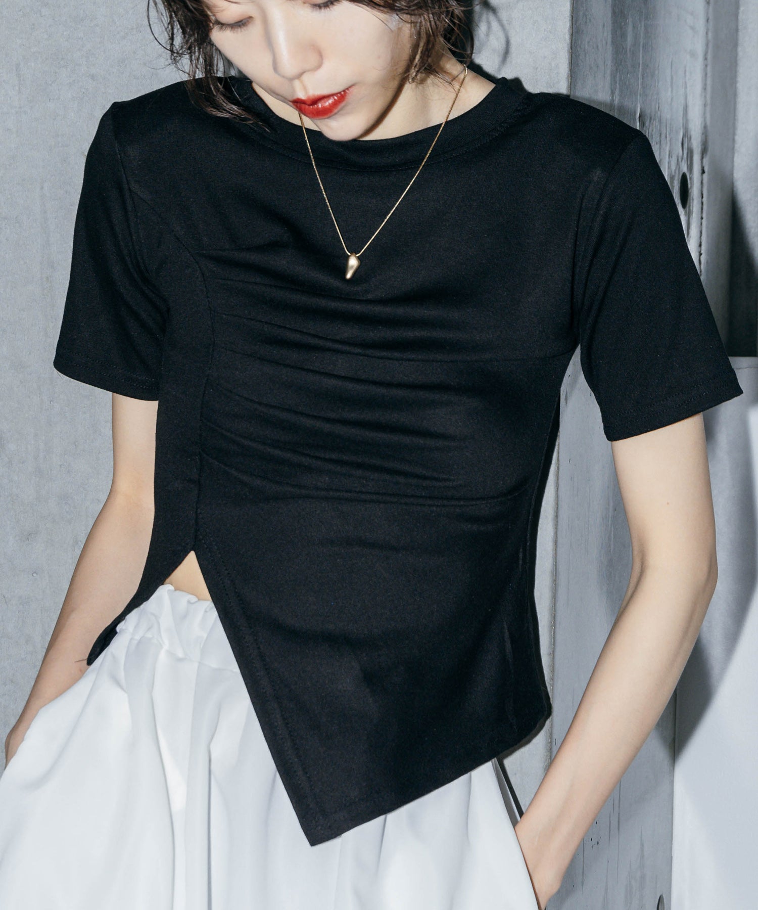 アシンメトリーギャザーTシャツ