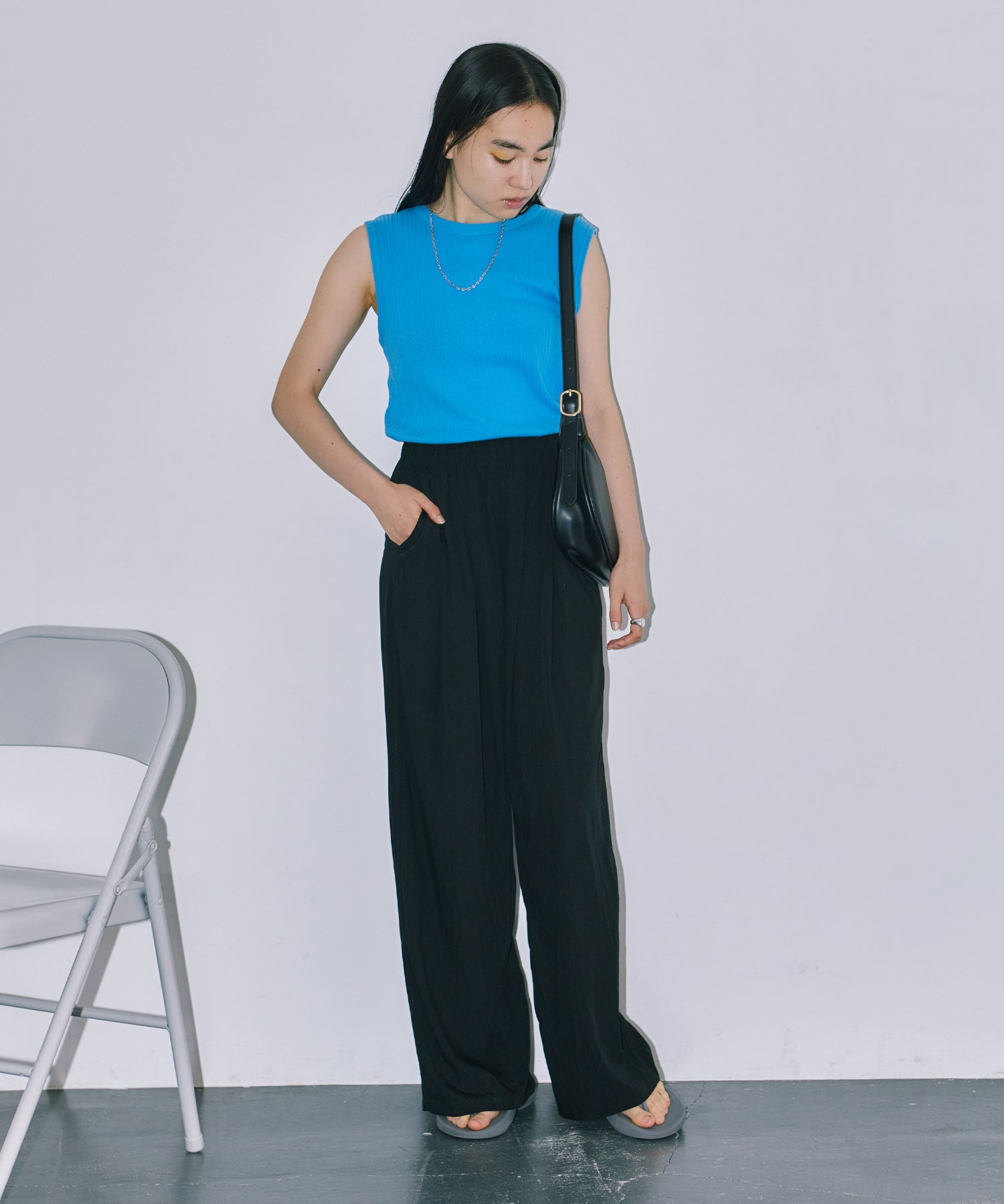 フロントタックワイドパンツ