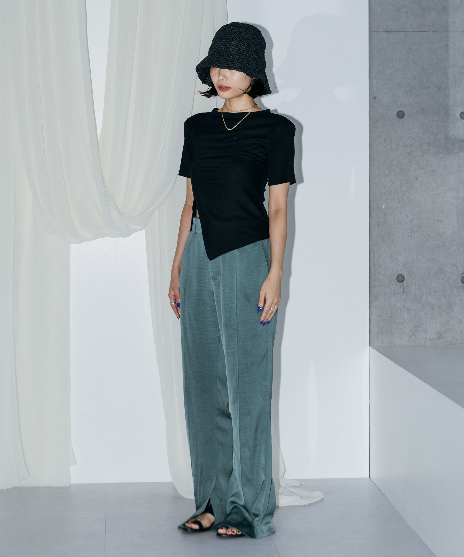 アシンメトリーギャザーTシャツ