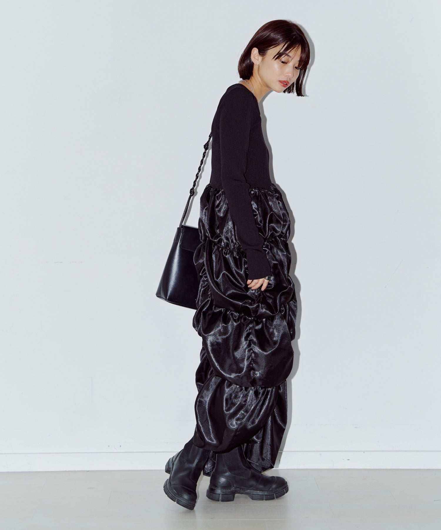 ダリアドッキングギャザーワンピース