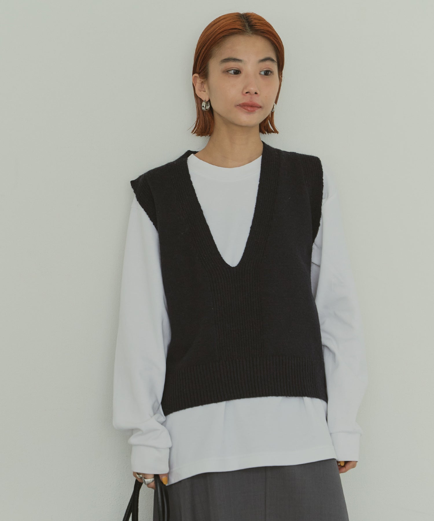 深Vネックメルヘンニットベスト