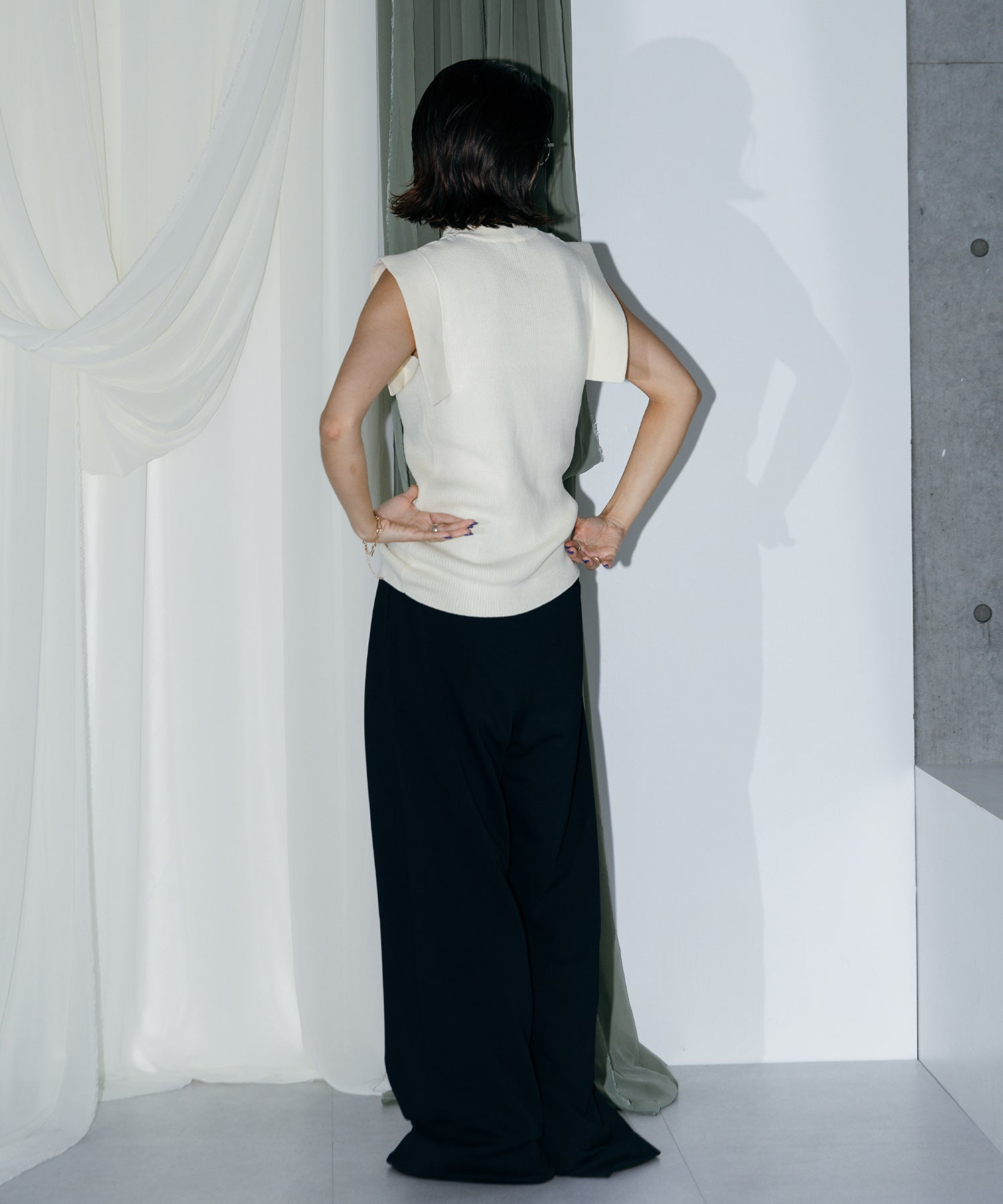 スクエアスリーブトップス