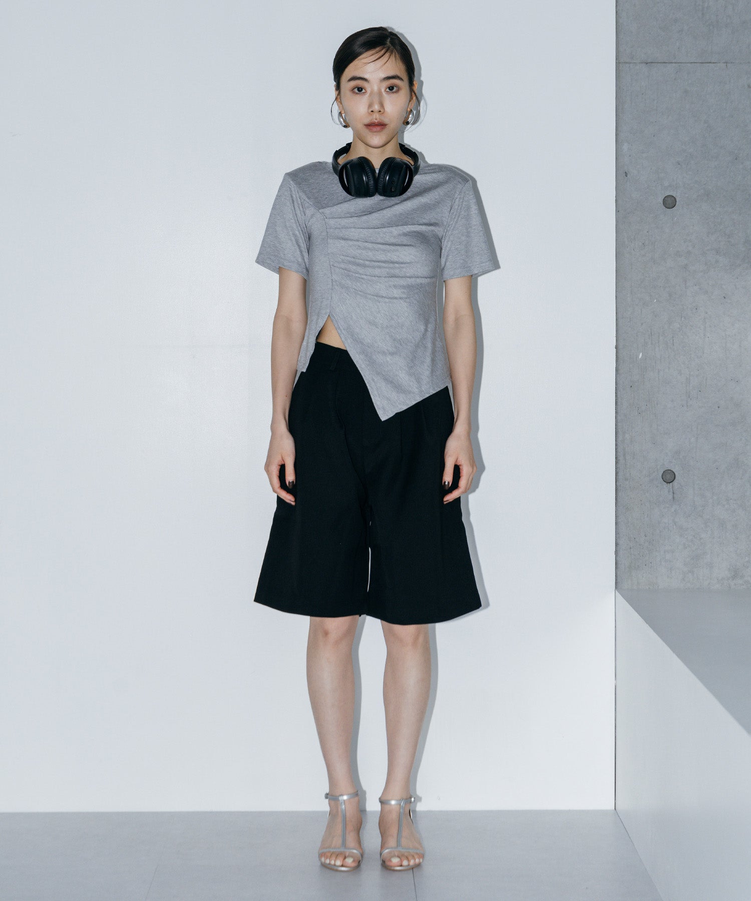 アシンメトリーギャザーTシャツ