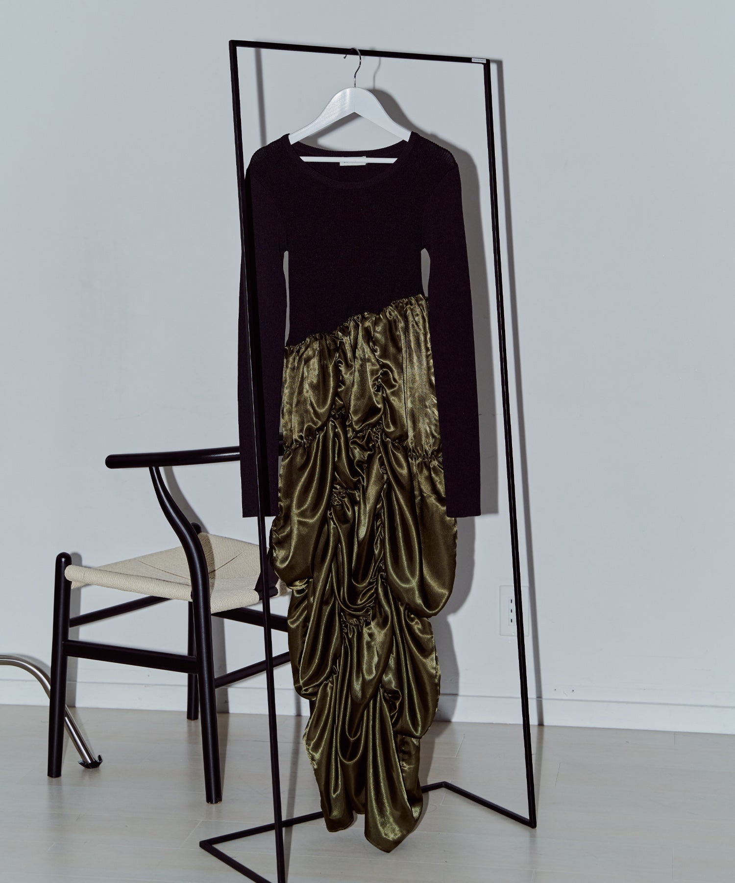 ダリアドッキングギャザーワンピース