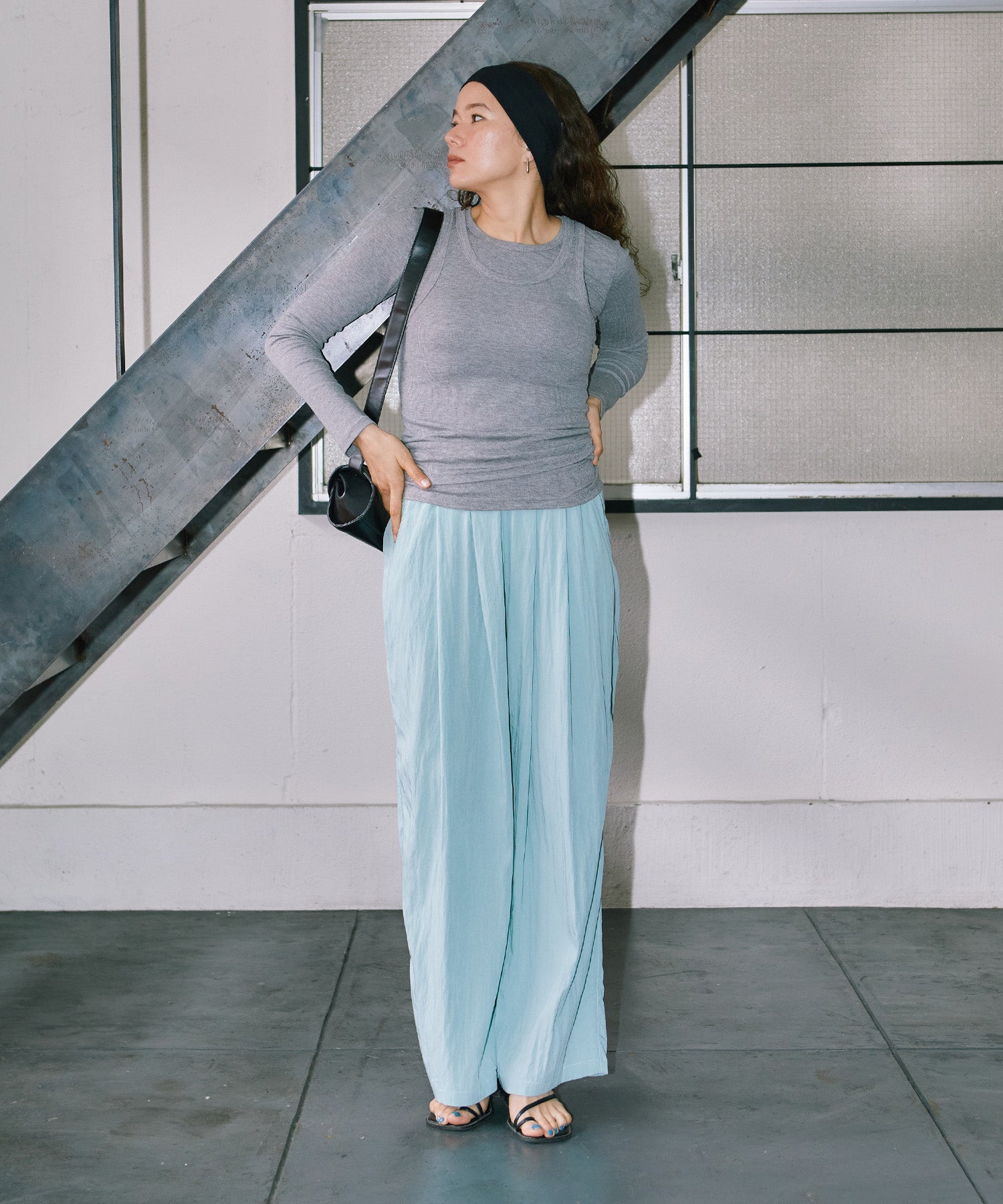 フロントタックワイドパンツ