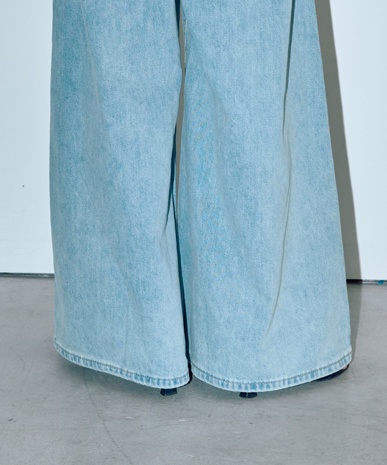 ワイドベルデニム