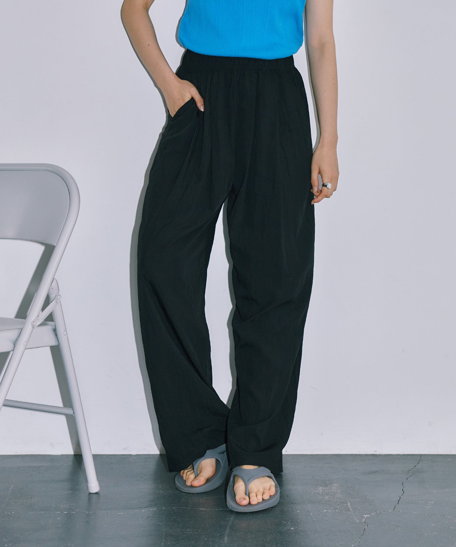 フロントタックワイドパンツ