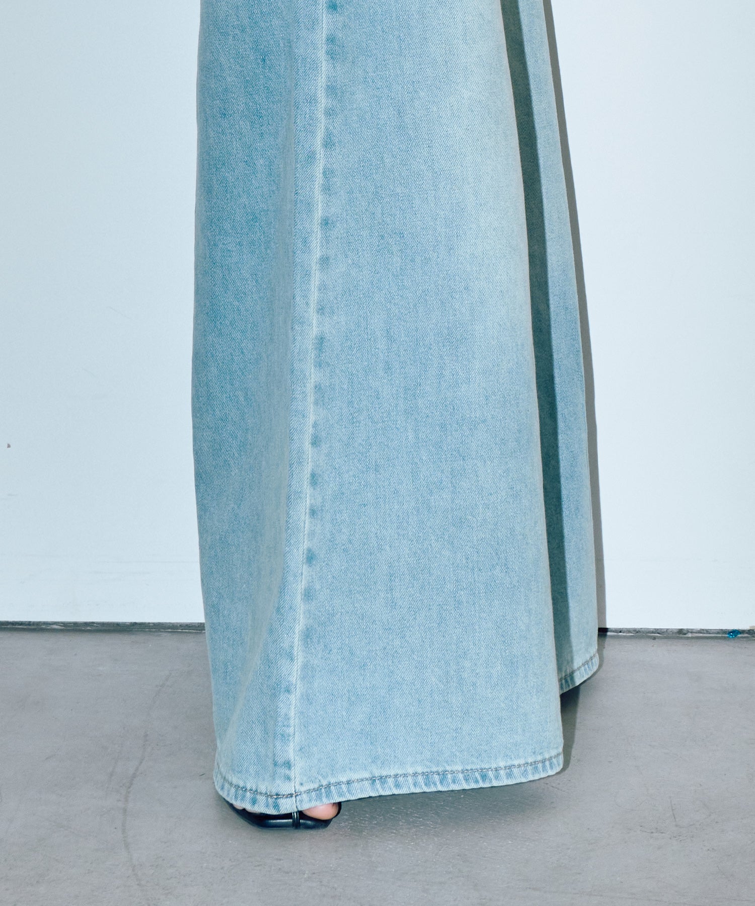 ワイドベルデニム