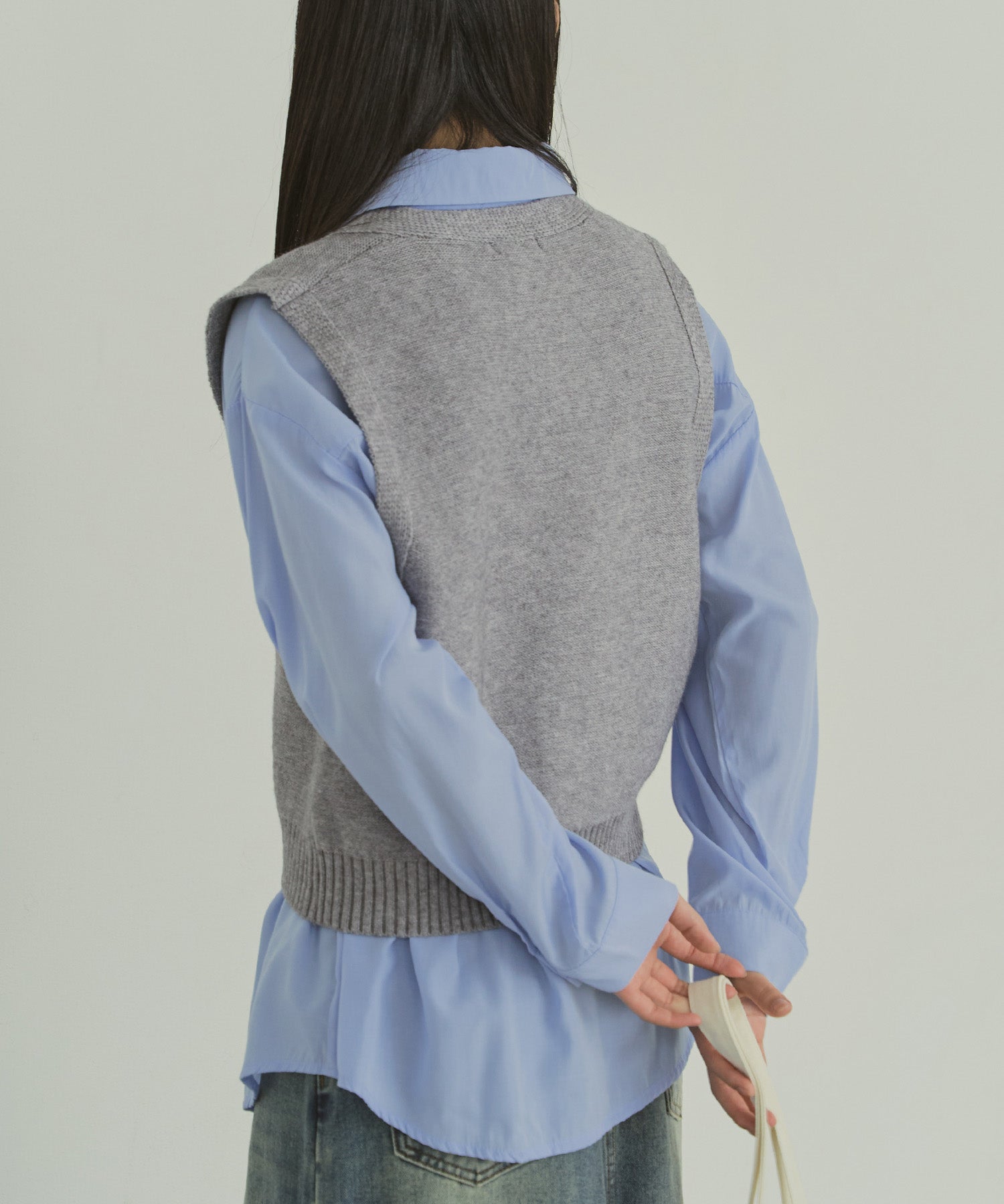 深Vネックメルヘンニットベスト