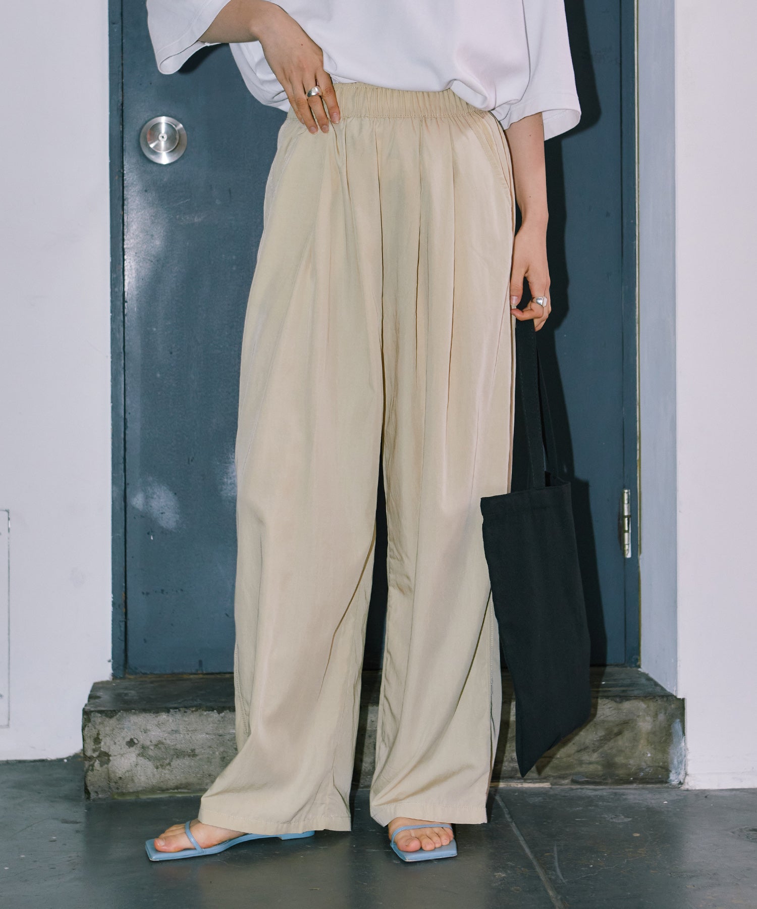 フロントタックワイドパンツ