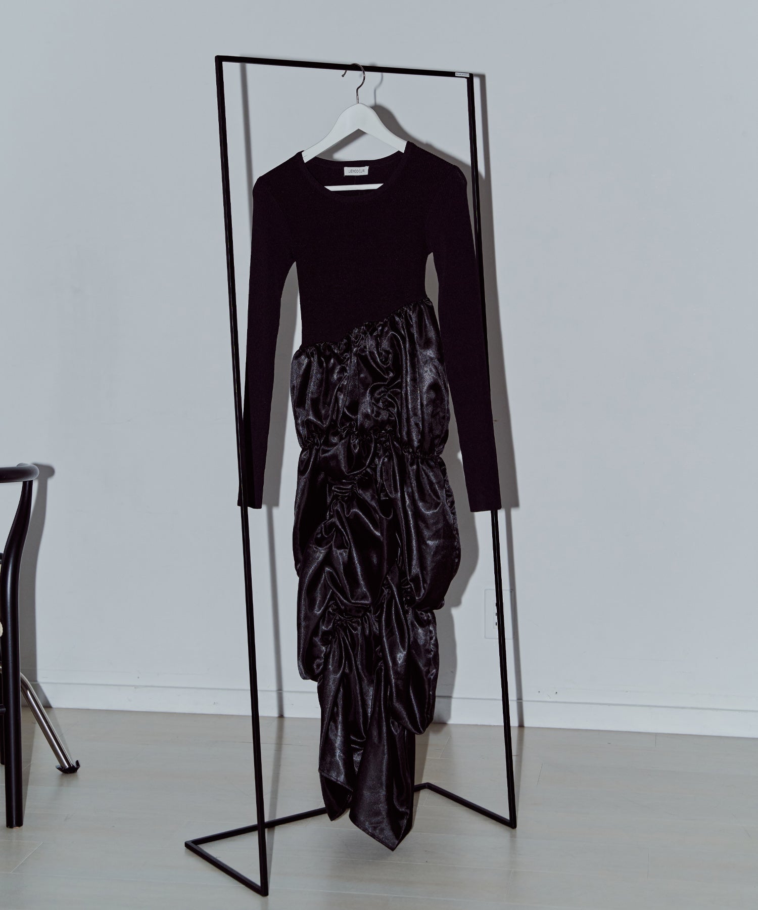 ダリアドッキングギャザーワンピース