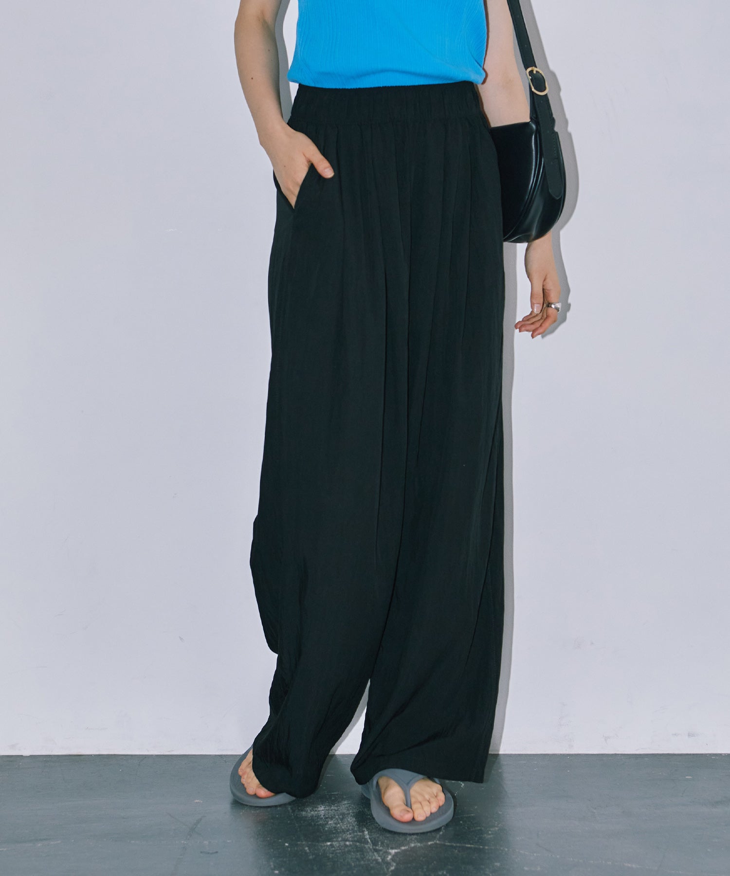 フロントタックワイドパンツ