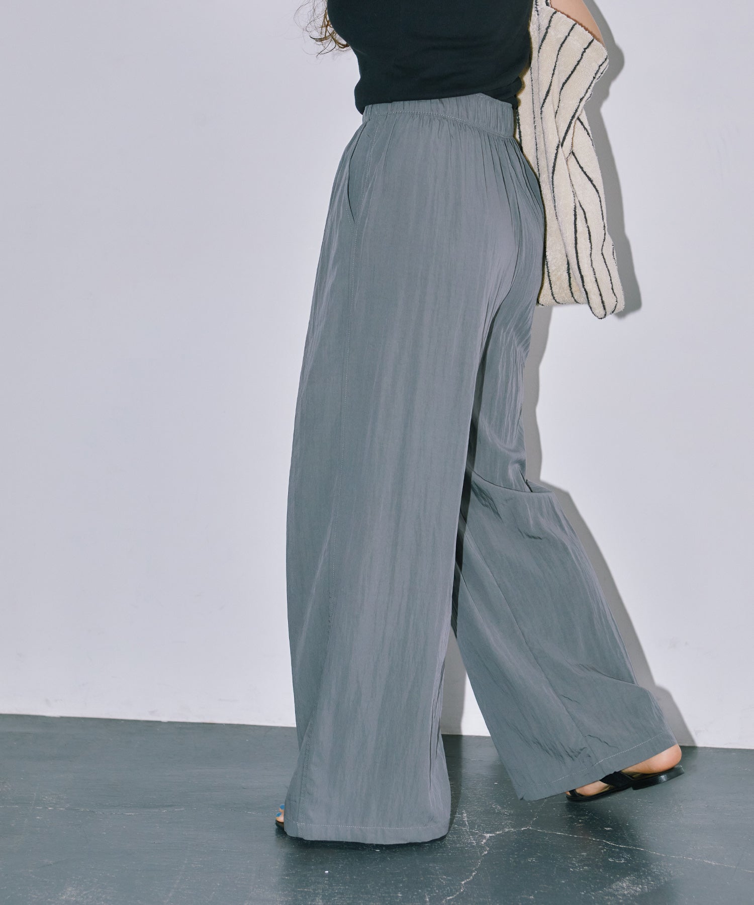 フロントタックワイドパンツ